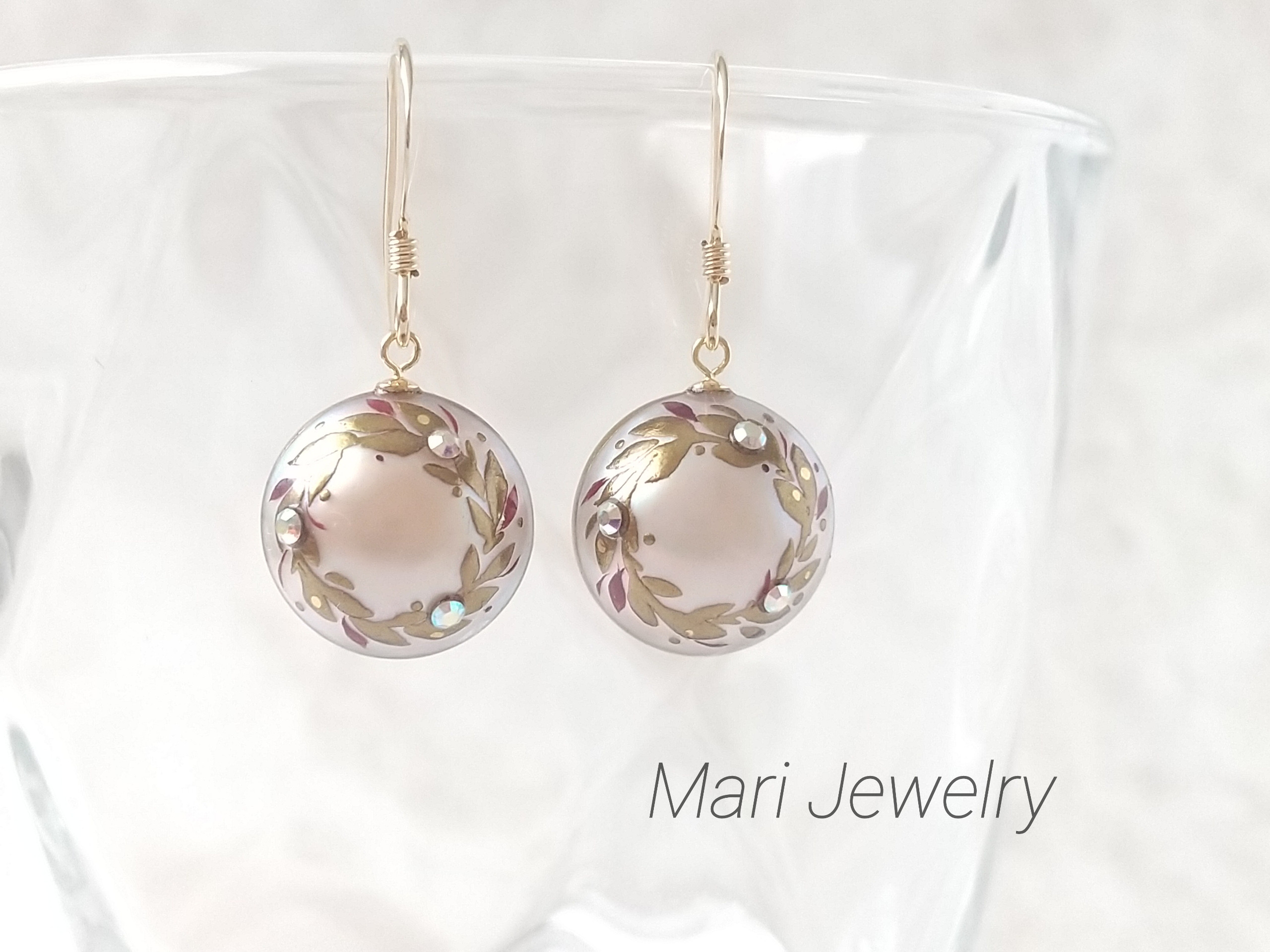 蒔絵マベパールピアス/揺れる木の葉のリース/maki-e pearl earrings /leaf wreath