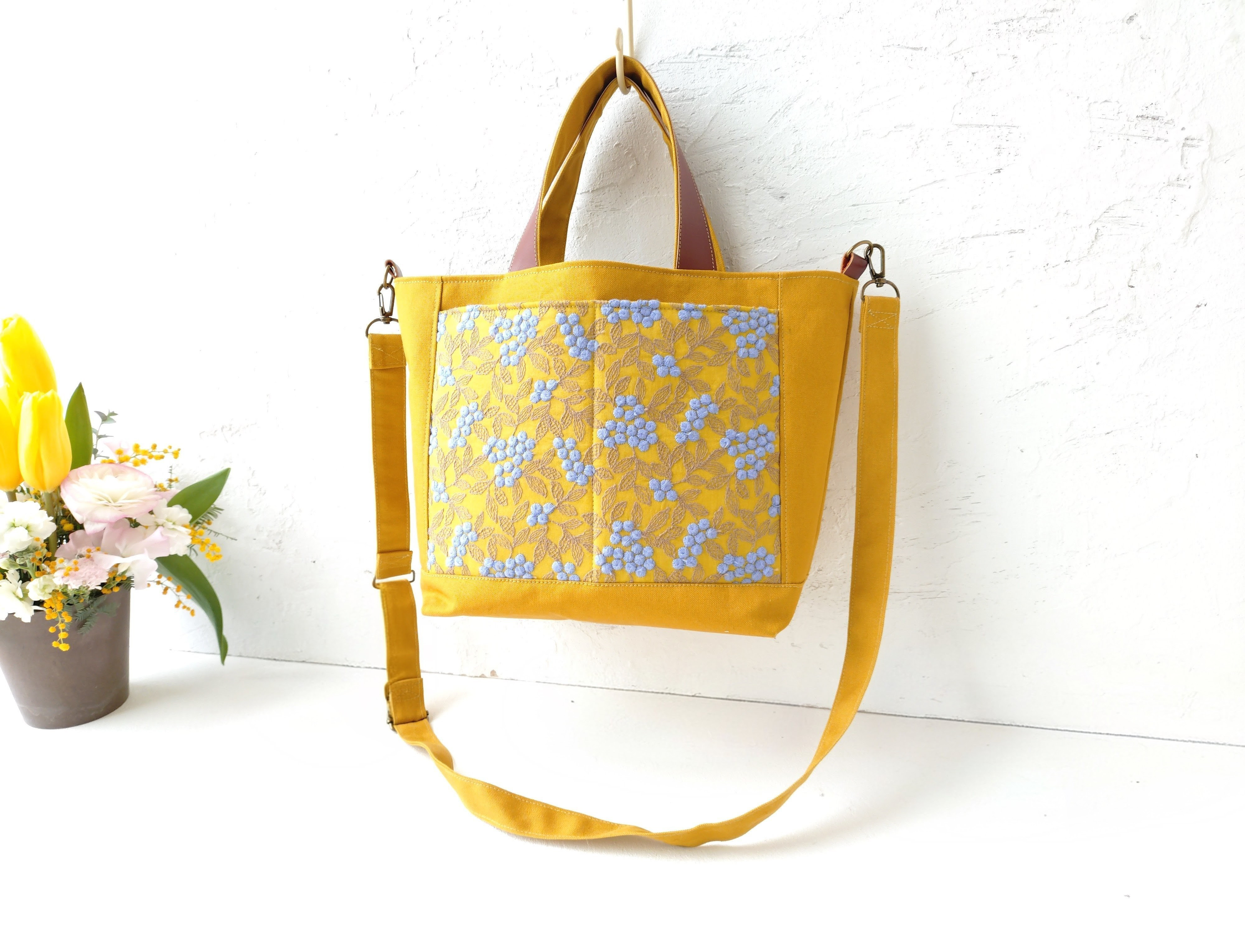 ミモザ刺繍[マスタードイエロー]とマスタード帆布　2wayトートバッグ
