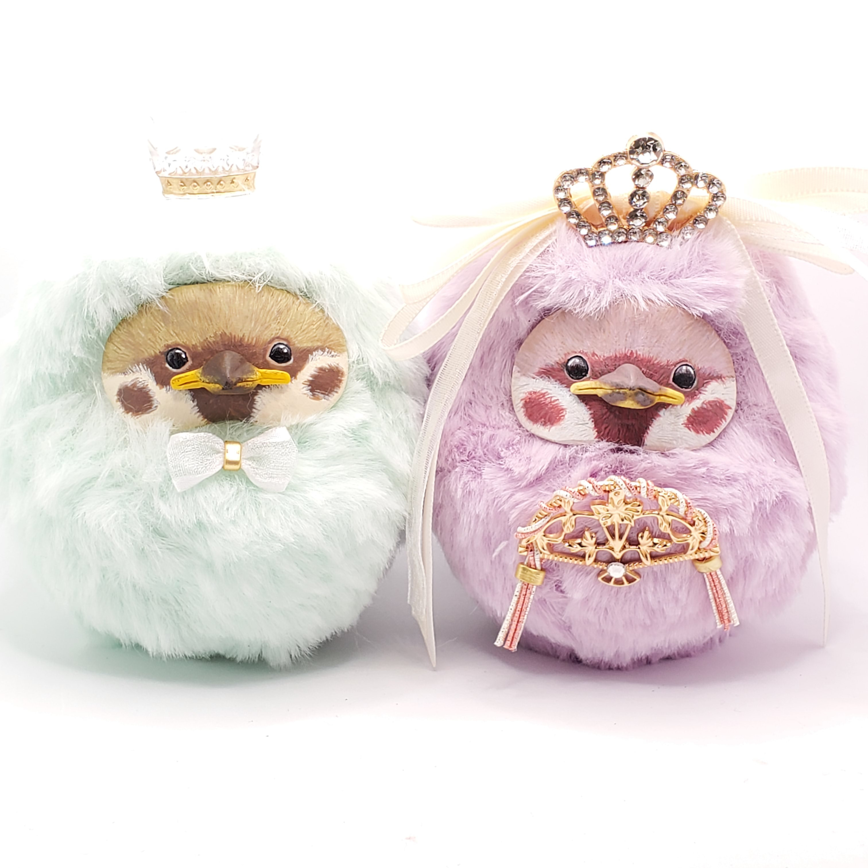 寄り添う雀の雛の張り子だるま　―二羽のペア縁起物 ―　 (そのまま飾れる張り子だるまのギフトラッピング)