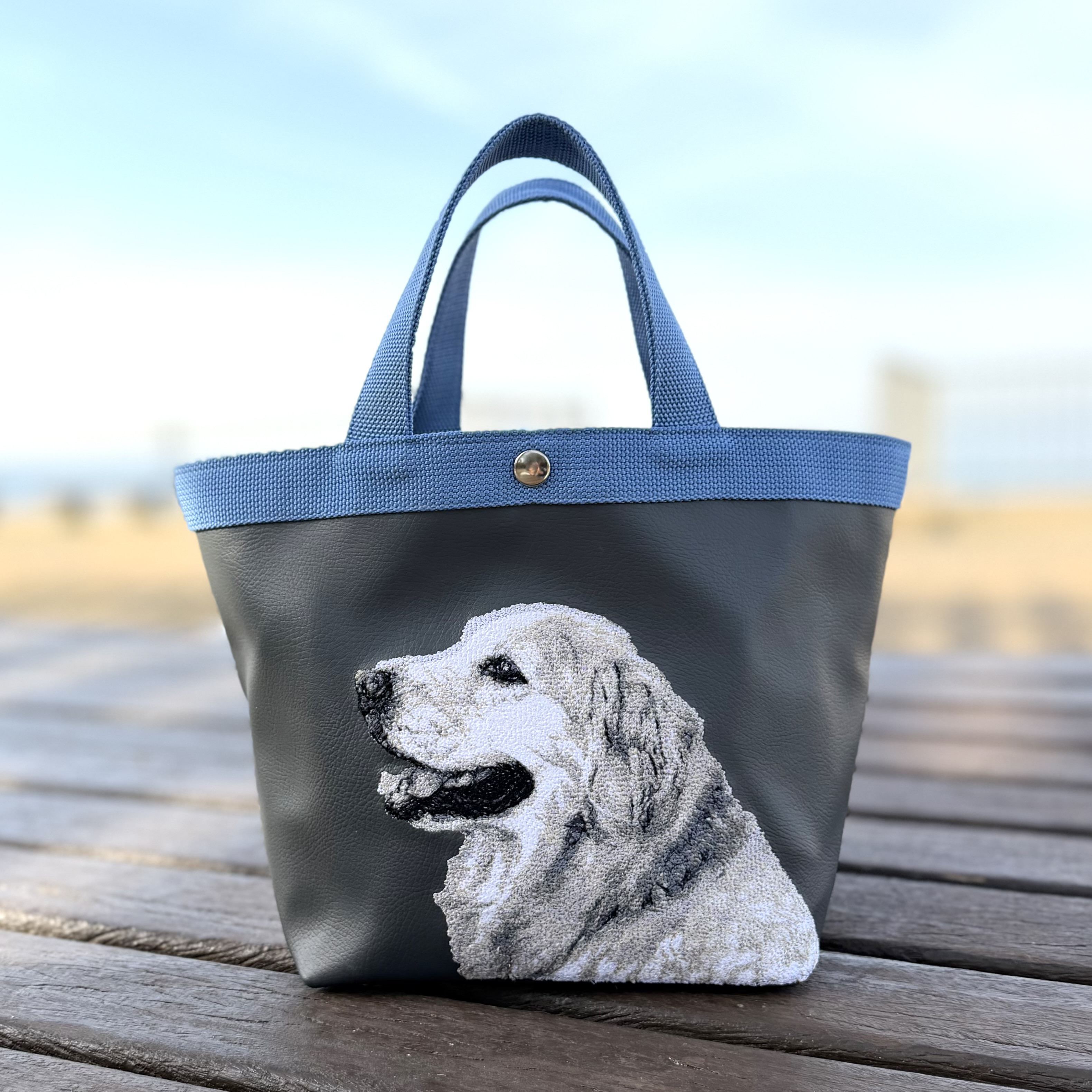 My Pet Color Order tote｜バッグ×持ち手が選べる モノクロ刺繍トート｜あなたのペットを刺繍します