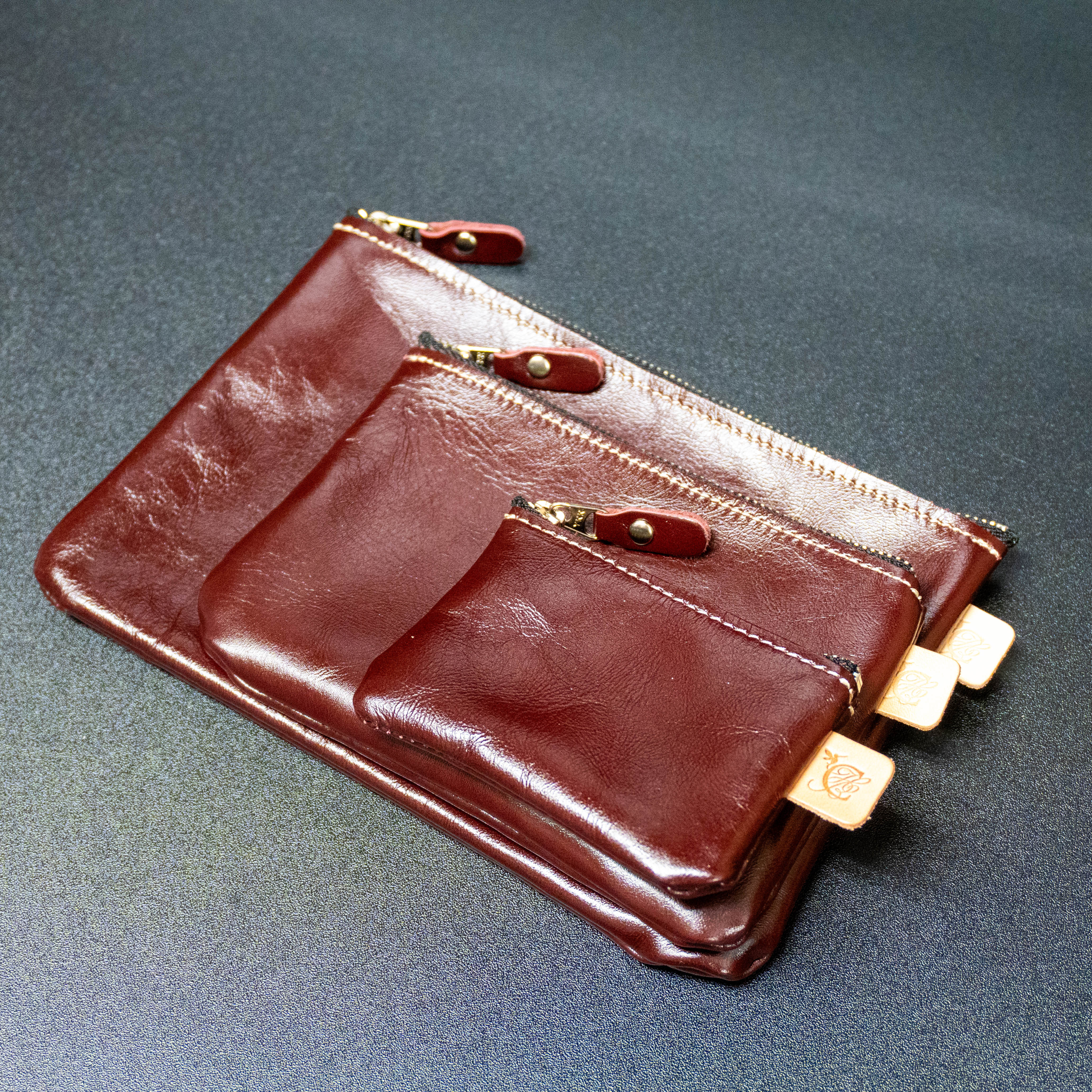 3サイズセット本革ポーチ　小物収納　ポーチ　母の日　プチギフト　モバイルバッテリー　文庫本　イヤホン　クリーム