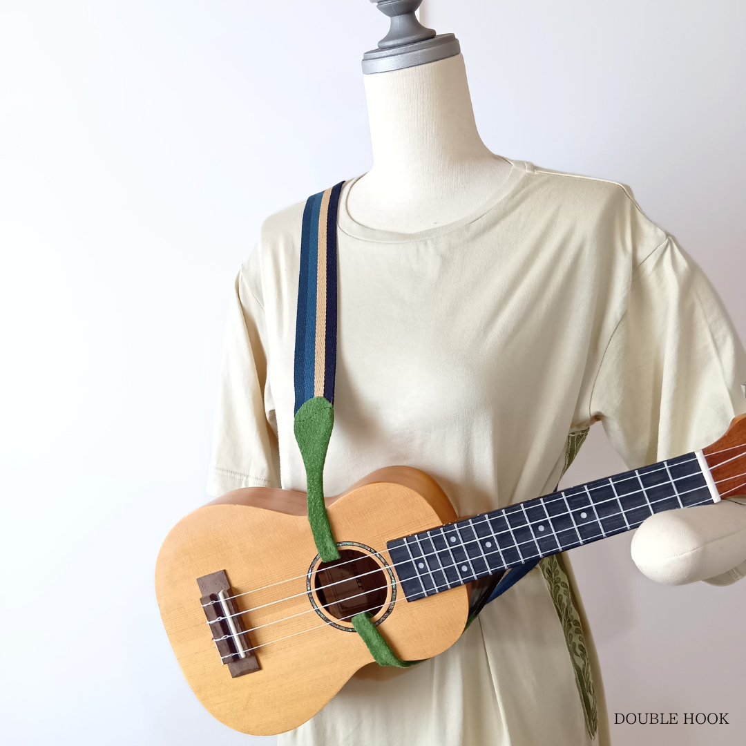 発表会でも安心。穴をあけずに使えるウクレレストラップ｜発表会＆プレゼントにおすすめ！4色のストライプ(ブルー)