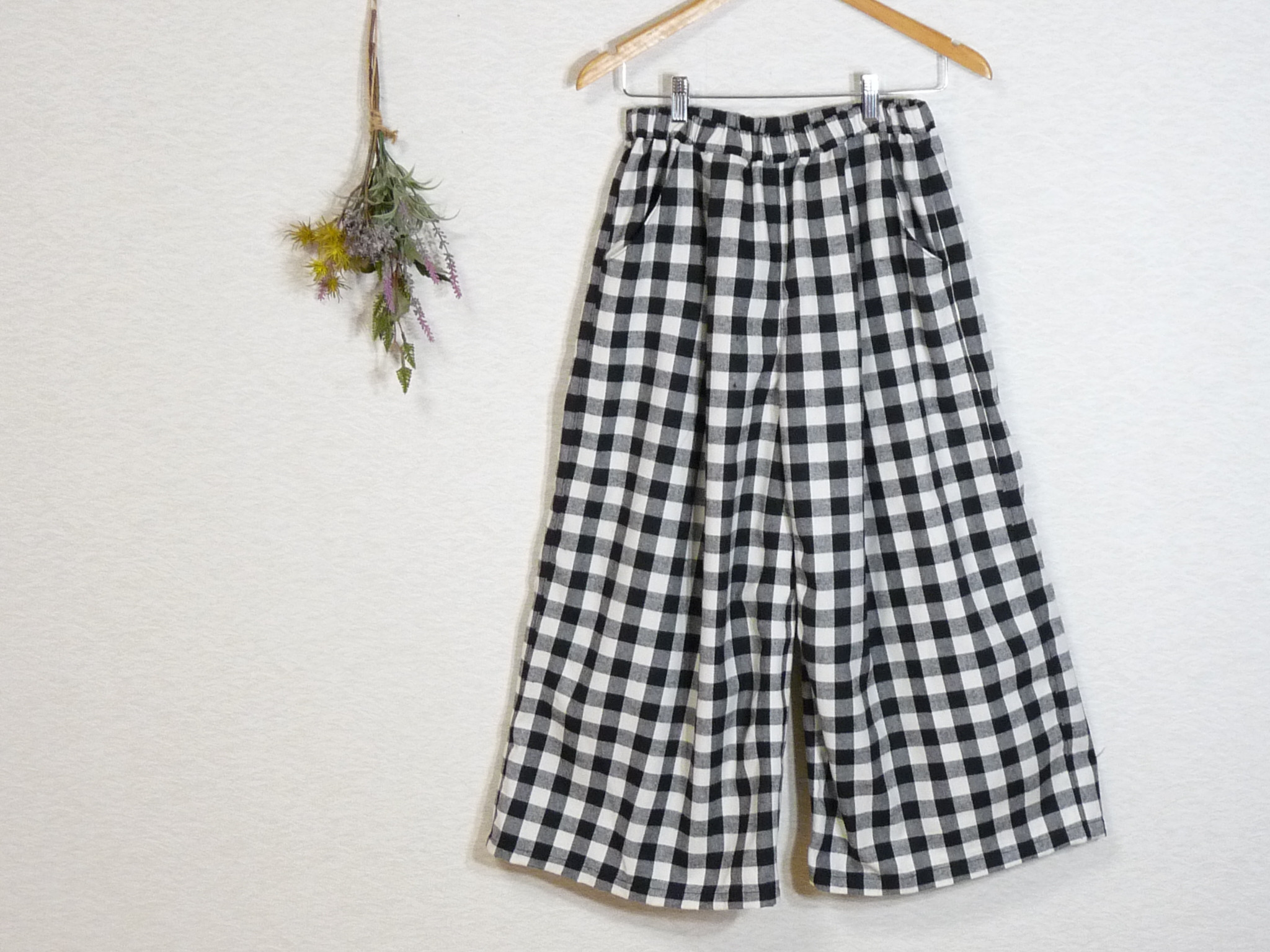 ギンガムチェックのワイドパンツ