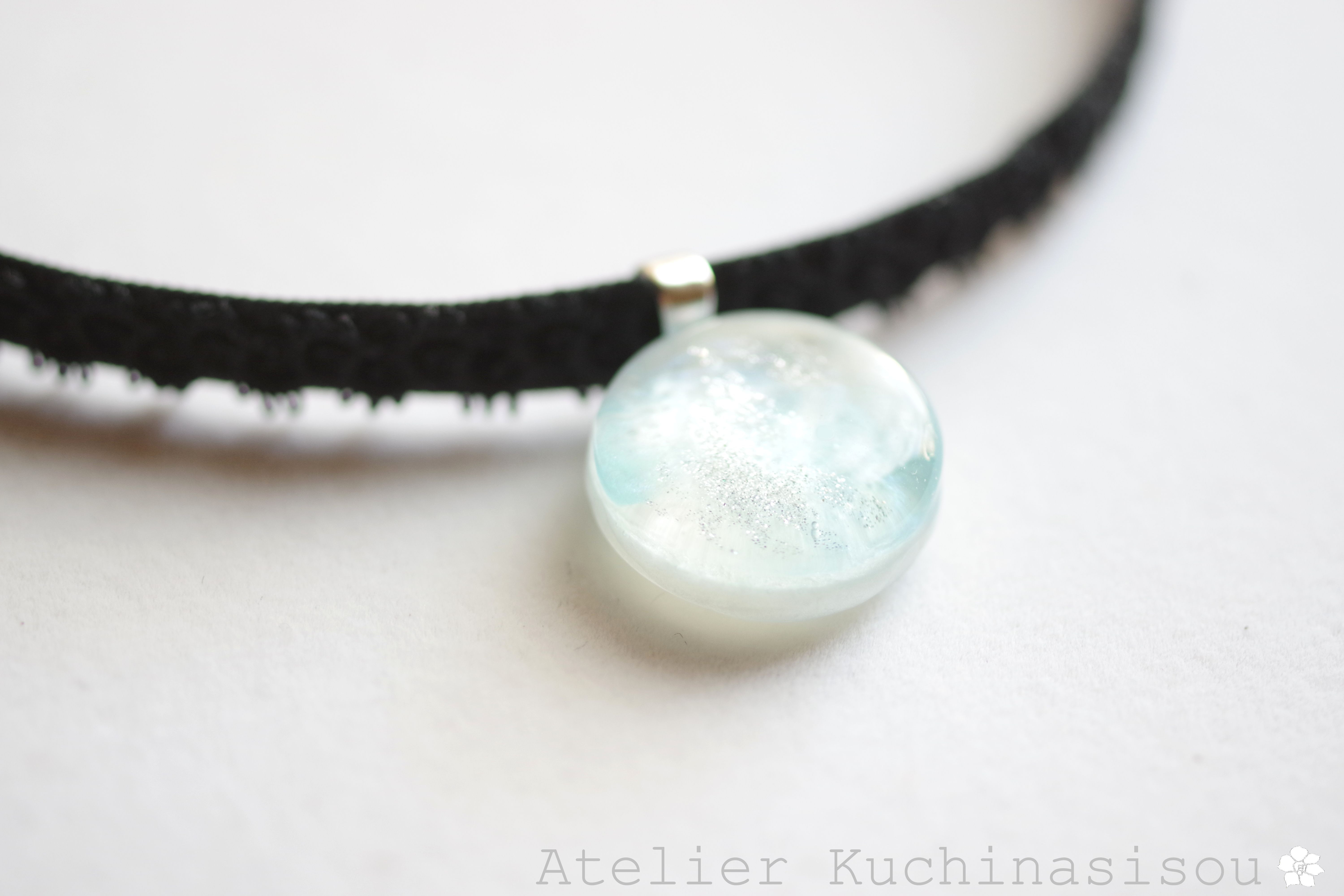 【受注製作】レジンアート　ラウンドモチーフとタティングレースとベルベットリボンのチョーカー〈清流〉