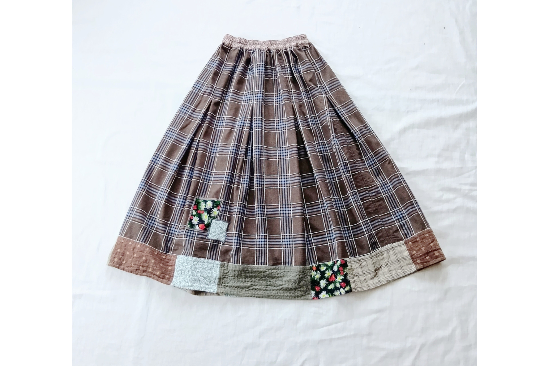 柔らかコットンチェックのパッチワークフレアースカート【86センチ丈】