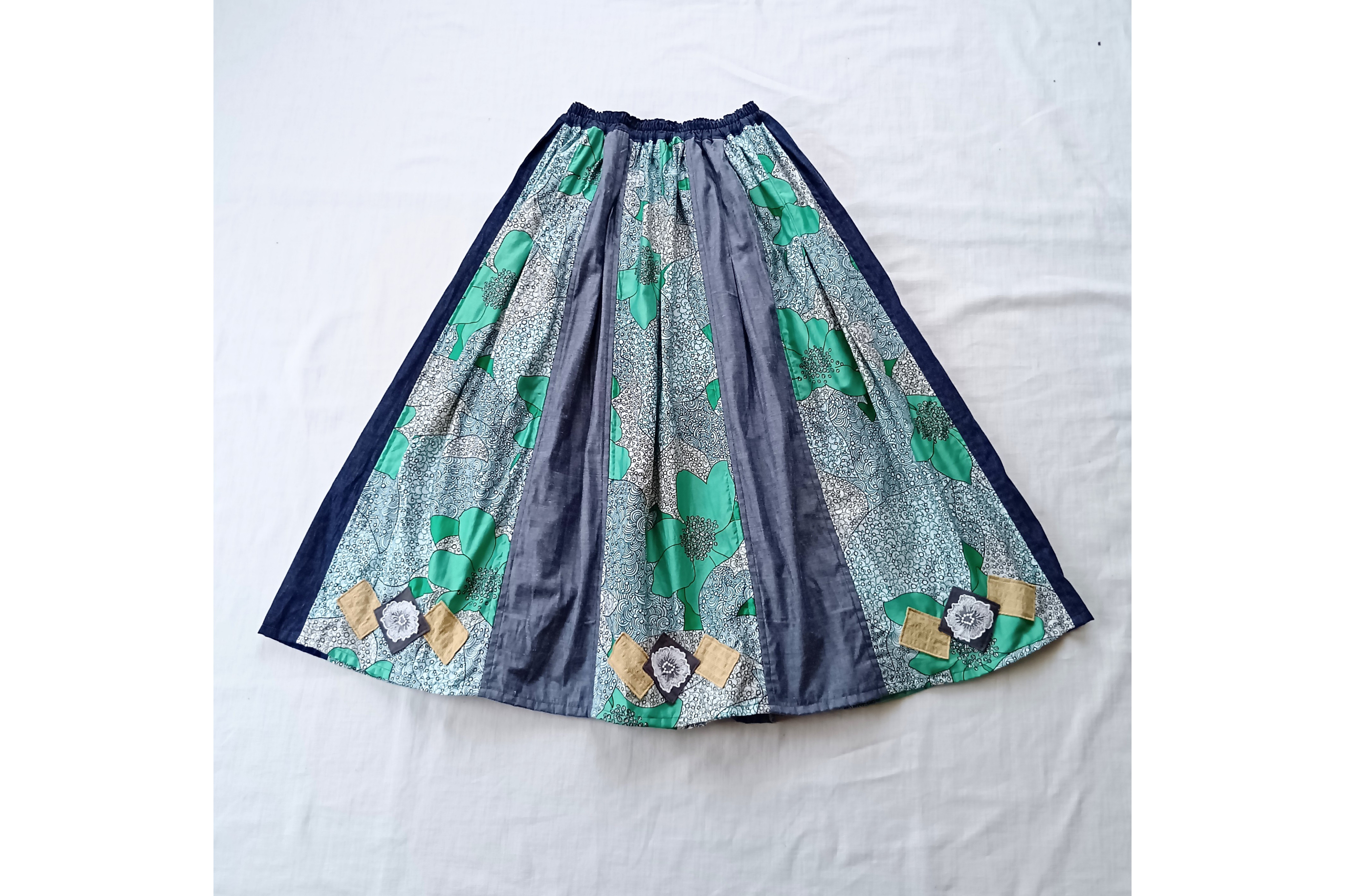 ヴィンテージ花柄と軽やかデニムのストライプパッチワークスカート