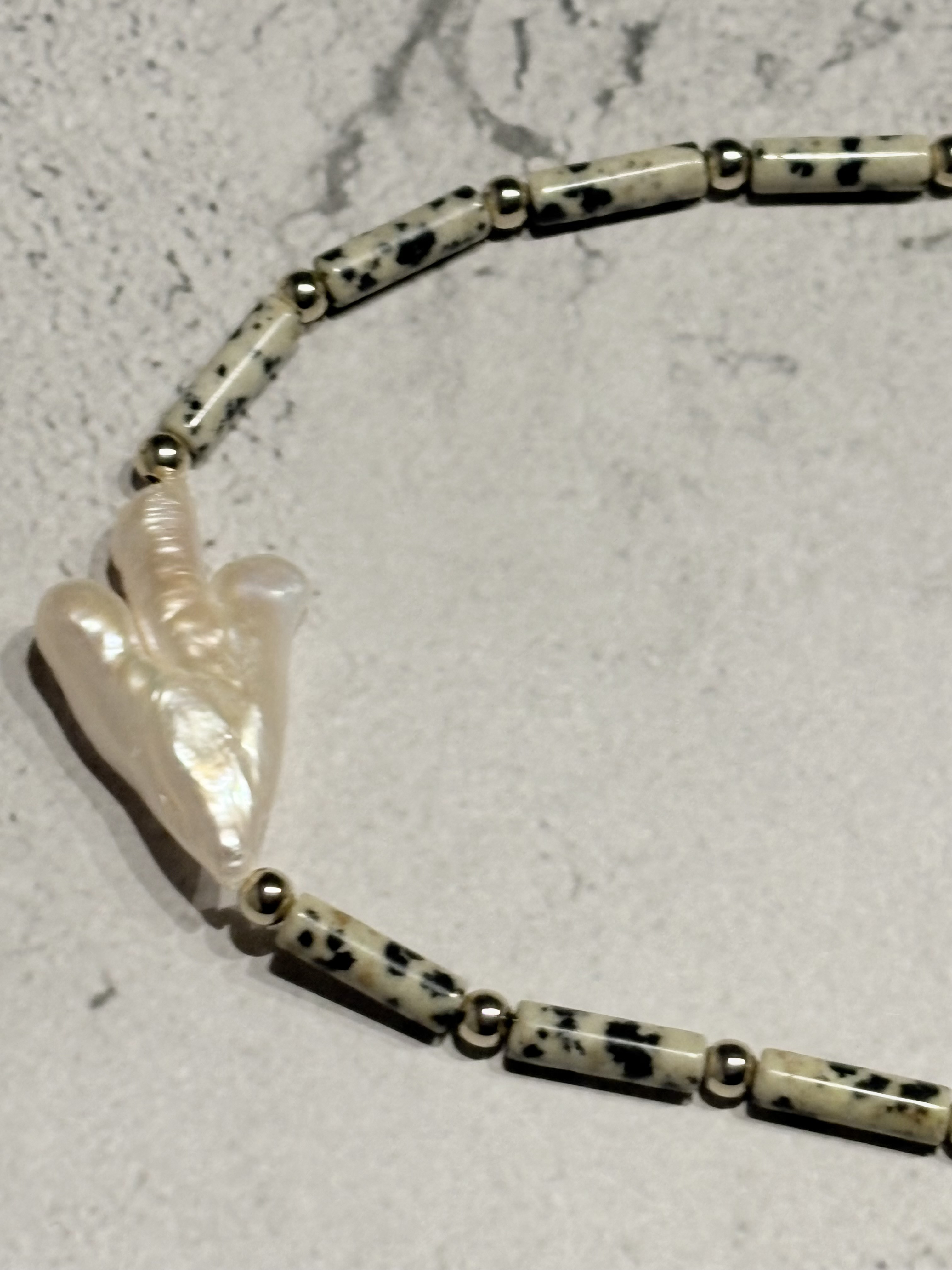 天然石ダルメシアンジャスパー×変形淡水パールネックレス　※1点もの　オケージョン　人気天然石