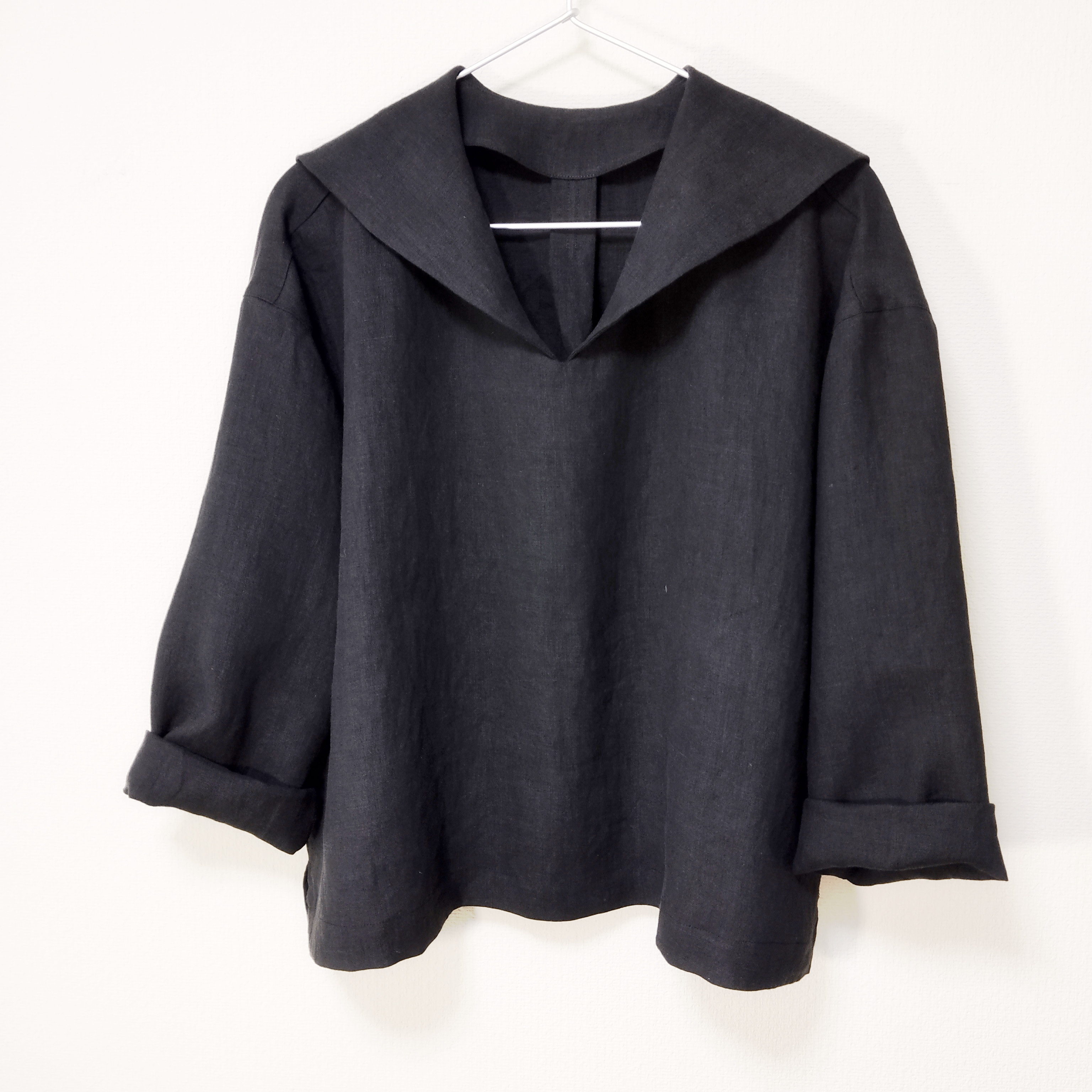 【ふんわりリネン100%】大人ブラックの長袖セーラーカラーブラウス