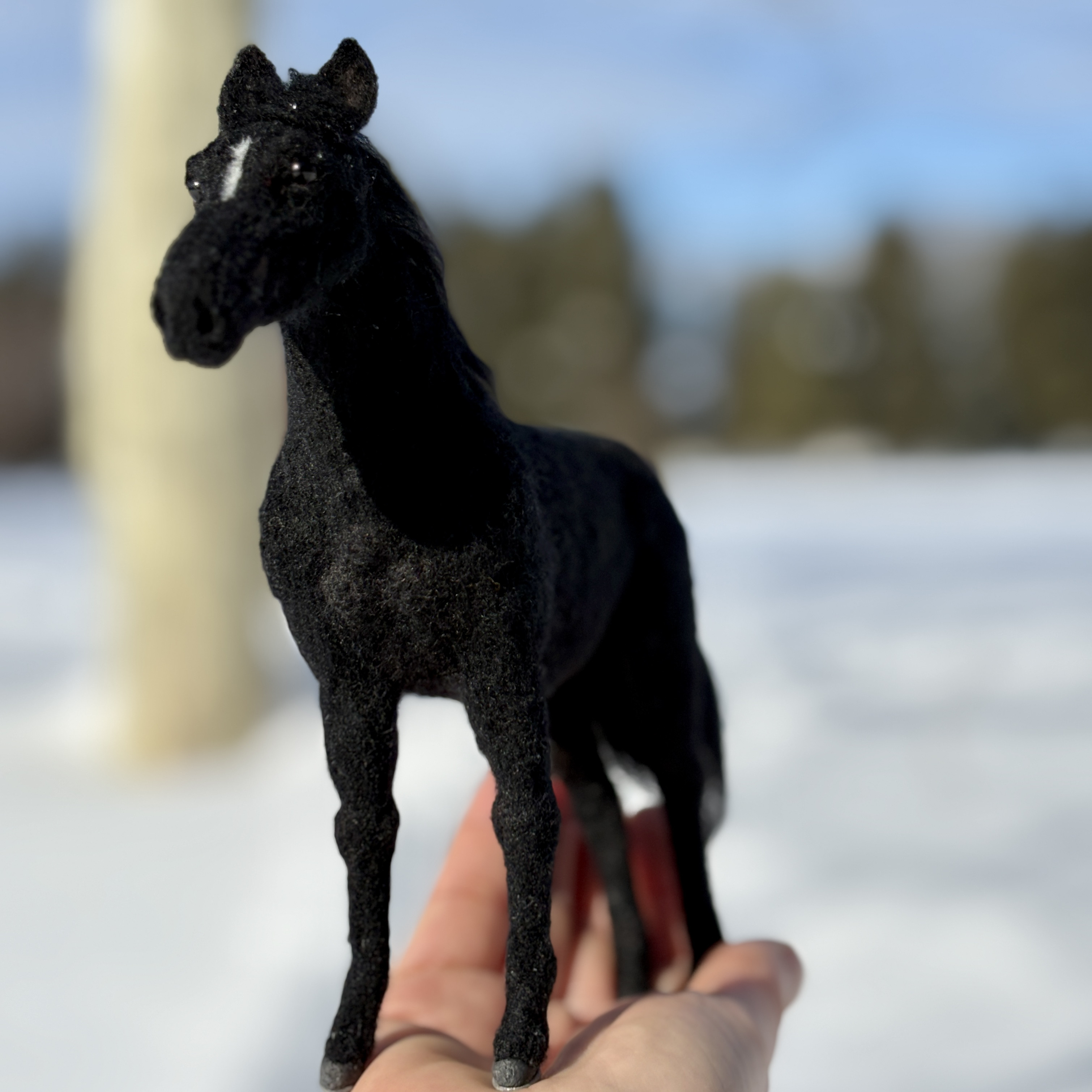 【黒の守り神】黒馬【鼻先からお尻まで16.5cm】羊毛フェルト馬　午年　丙午　黒馬　プレゼント