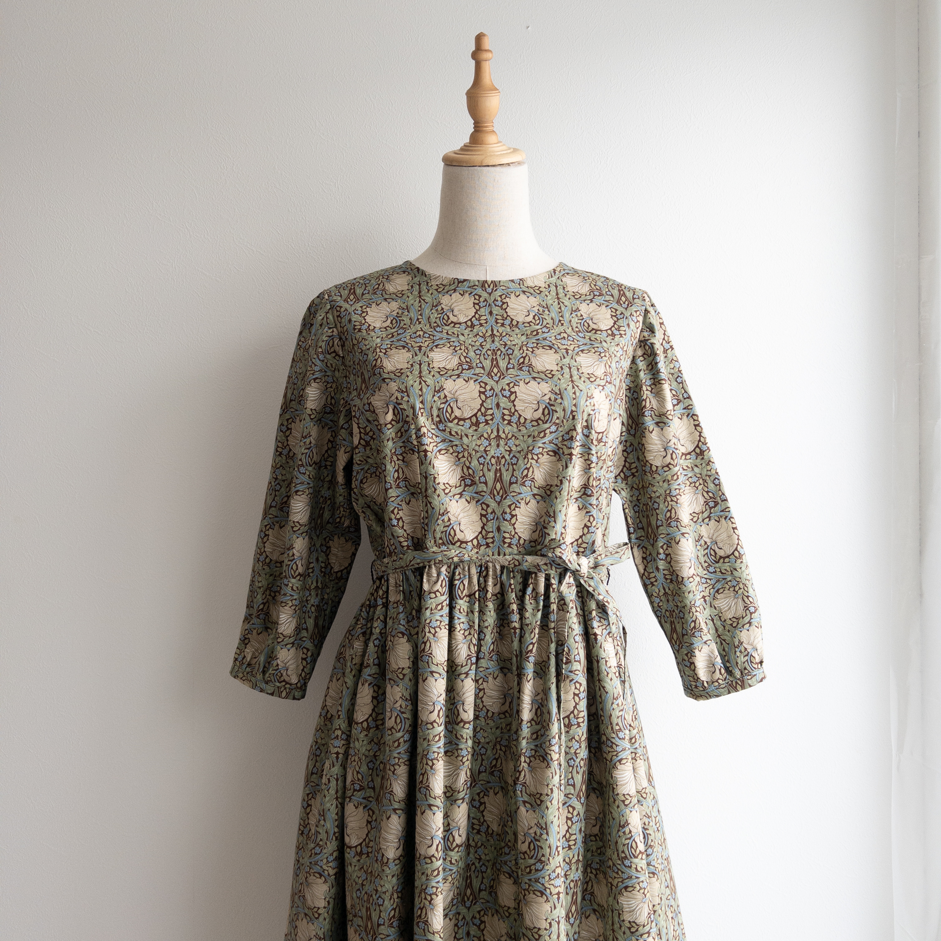 《完成品》ピンパーネル　ウィリアムモリス　2wayワンピース