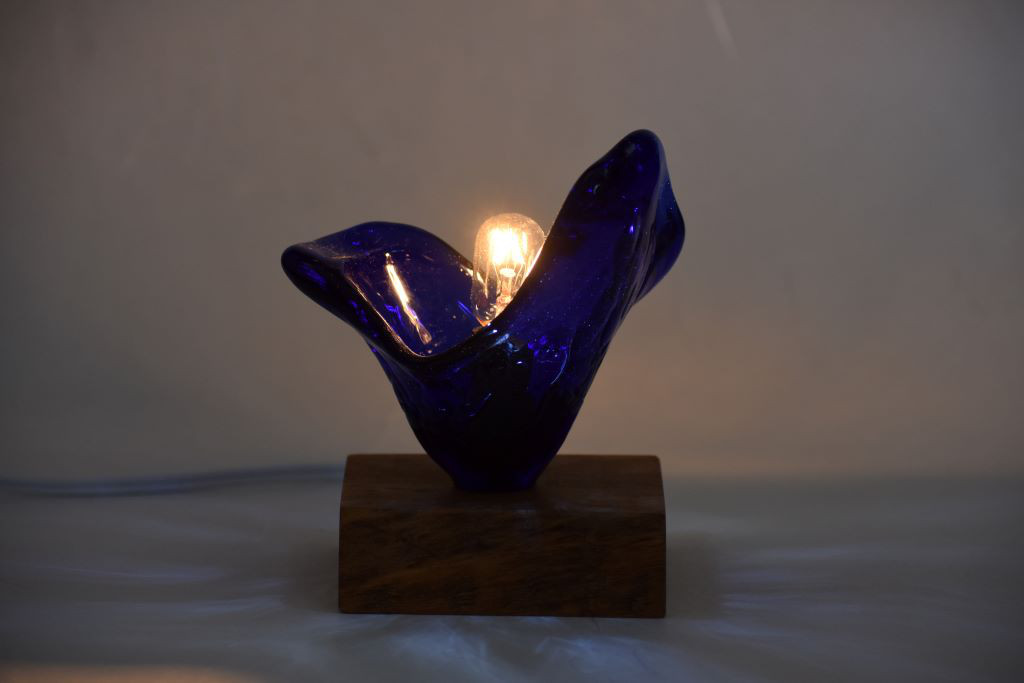 吹きガラスミニランプ【木台　アイスカット　青】