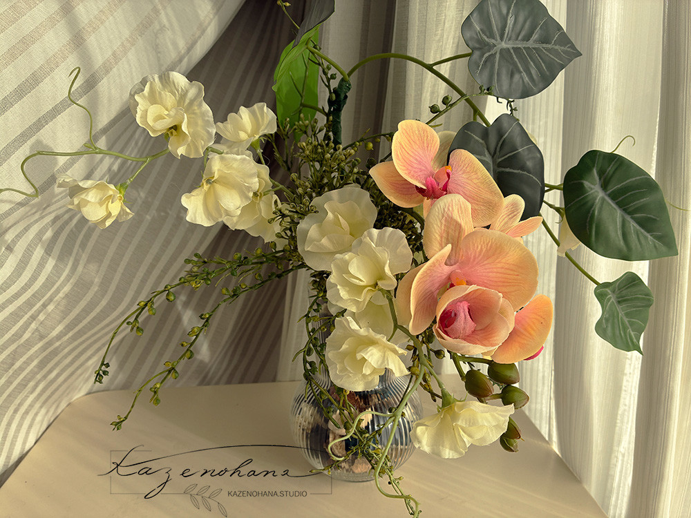 春の新作＊胡蝶蘭とスイトピーのブーケ＊ポプリ入りの花瓶に挿して＊ギフト＊お祝い＊ブライダル