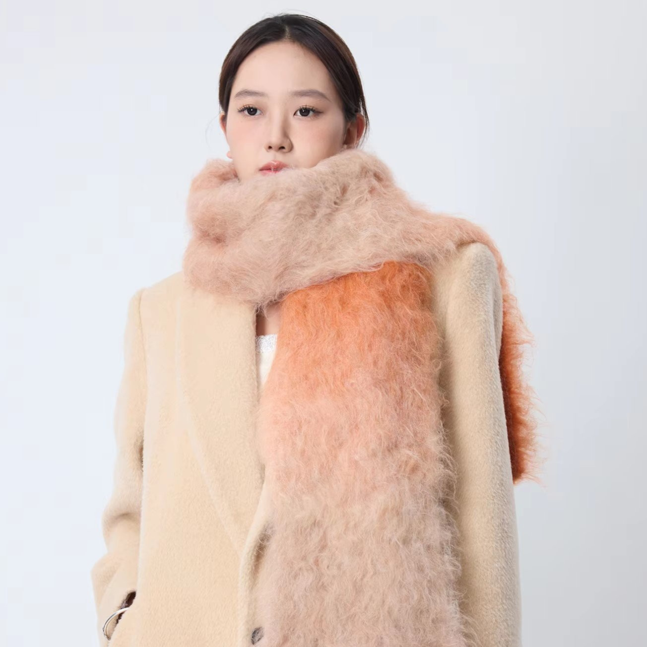 【繊細な模様は主役級】ニューモヘアマフラー・サンルージュ 5,666円