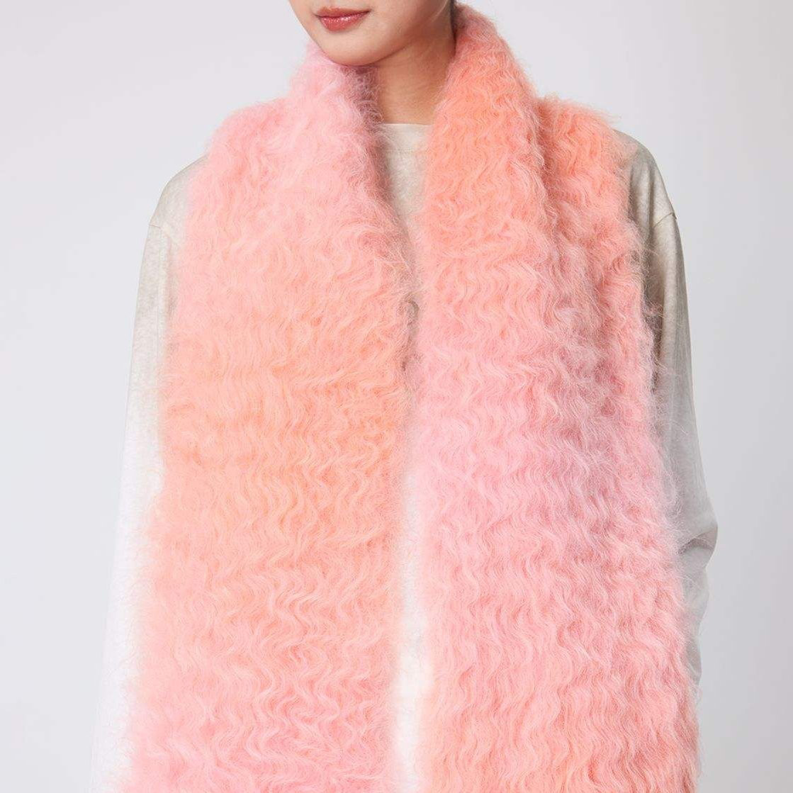【繊細な模様は主役級】ニューモヘアマフラー・ブラッシュピンク