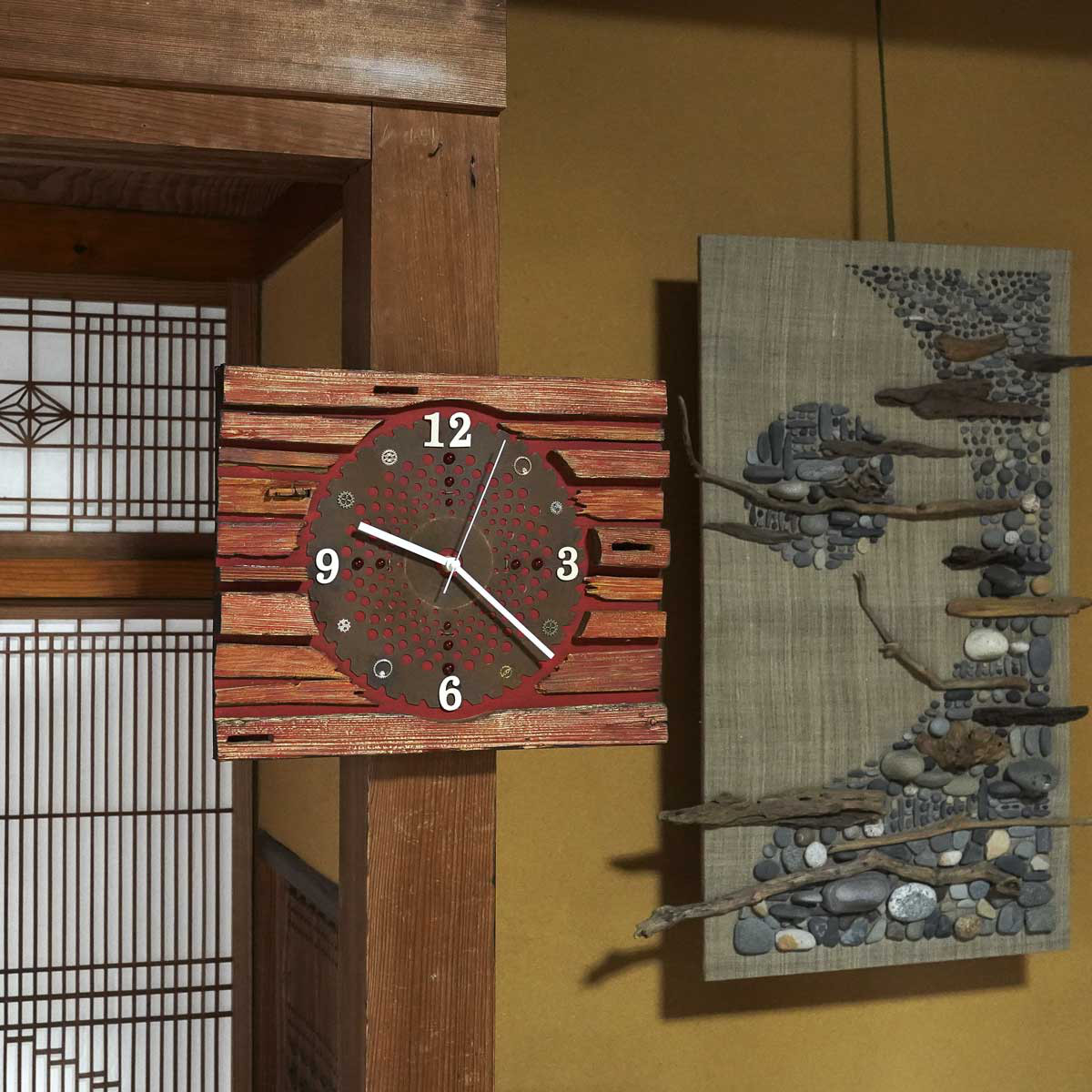 size　40ｃｍ　アートな壁掛け時計　草刈り歯を再利用した壁掛け時計　古材を再利用した木の壁掛け時計　２０３