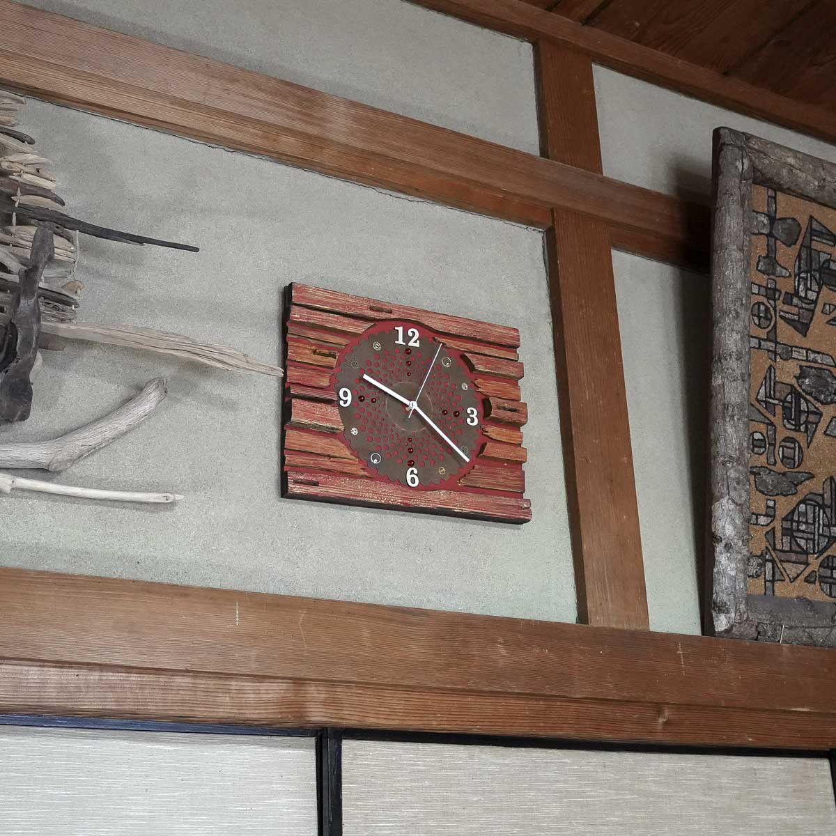size　40ｃｍ　アートな壁掛け時計　草刈り歯を再利用した壁掛け時計　古材を再利用した木の壁掛け時計　２０３