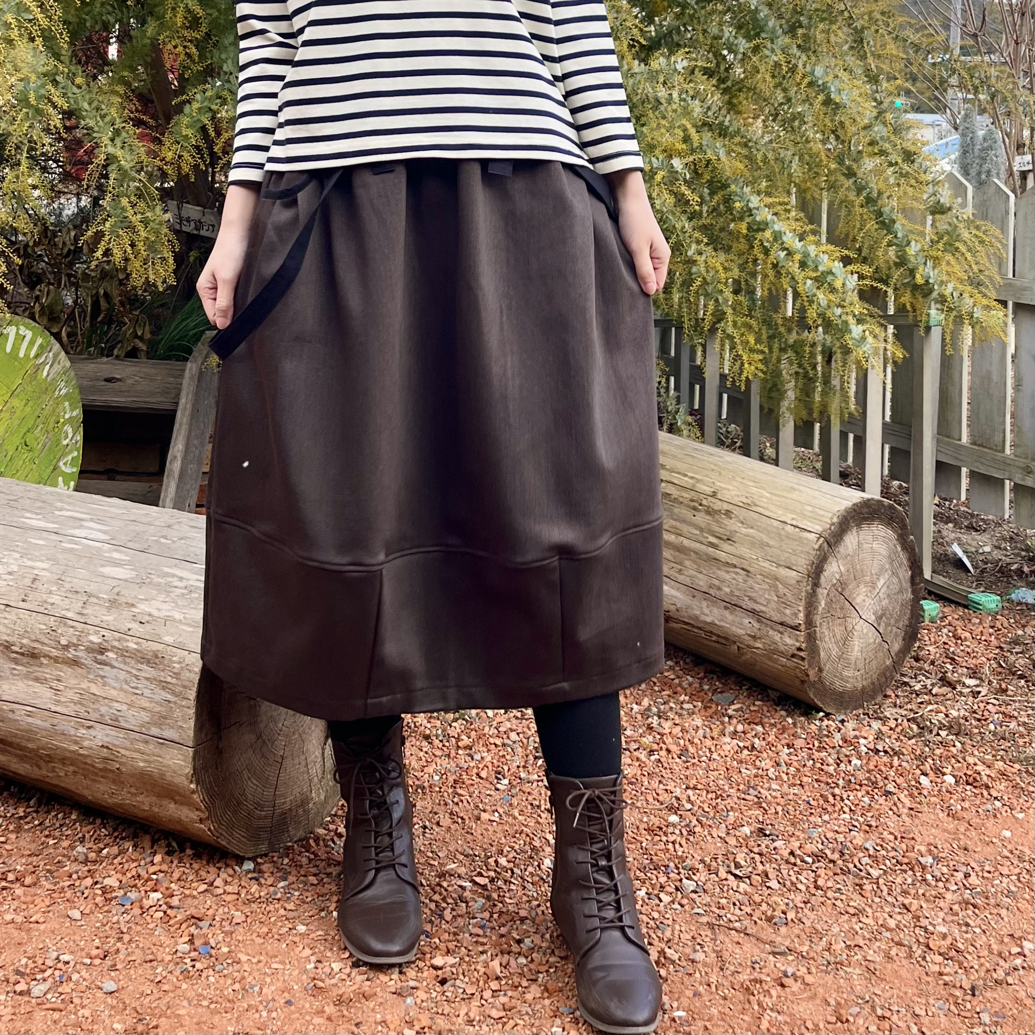 サスペンダーつきコクーンスカート