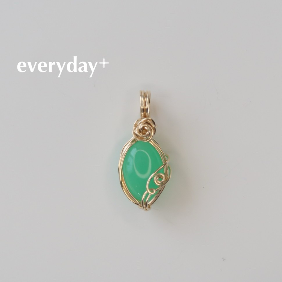 クリソプレーズのペンダントトップ×14KGFワイヤーラッピング