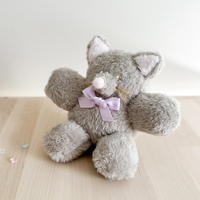 やさしい時間に寄り添うねこさんのぬいぐるみ｜手にそっとおさまる・ギフトにも