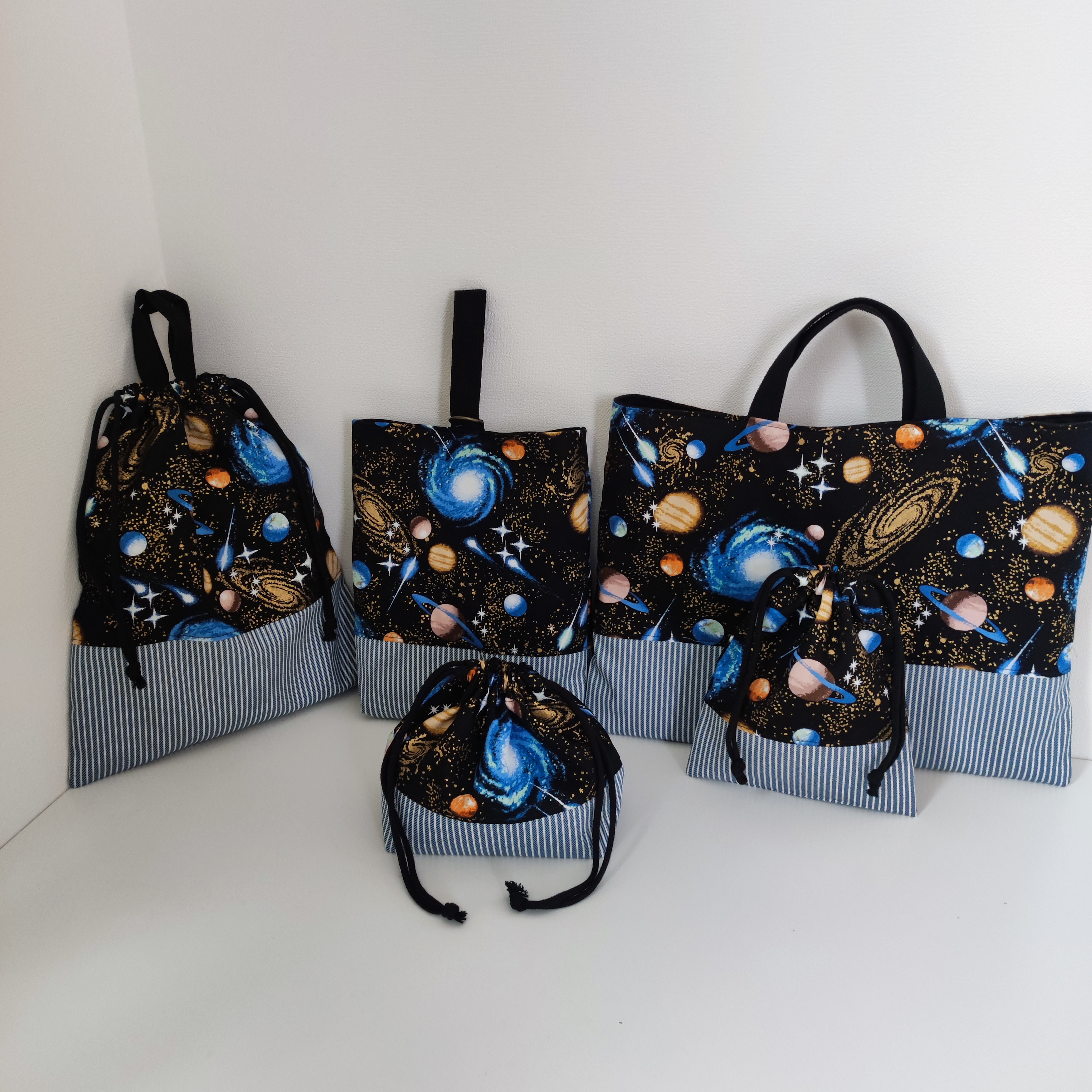 惑星ブラック×ヒッコリー　入園入学5点セット（レッスンバッグ、上履き入れ、体操着袋、お弁当袋、コップ袋)