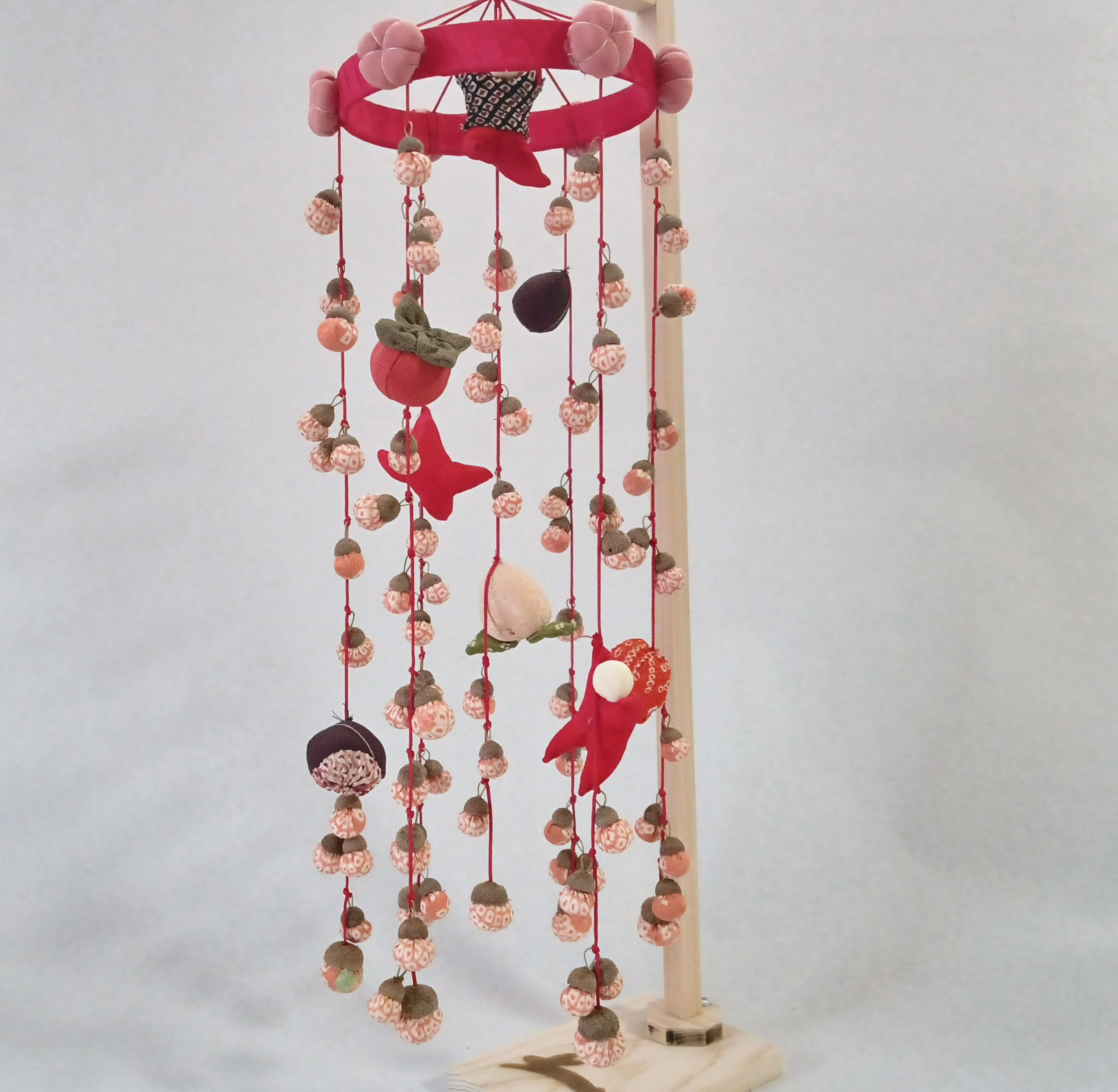 どんぐりの吊るし雛