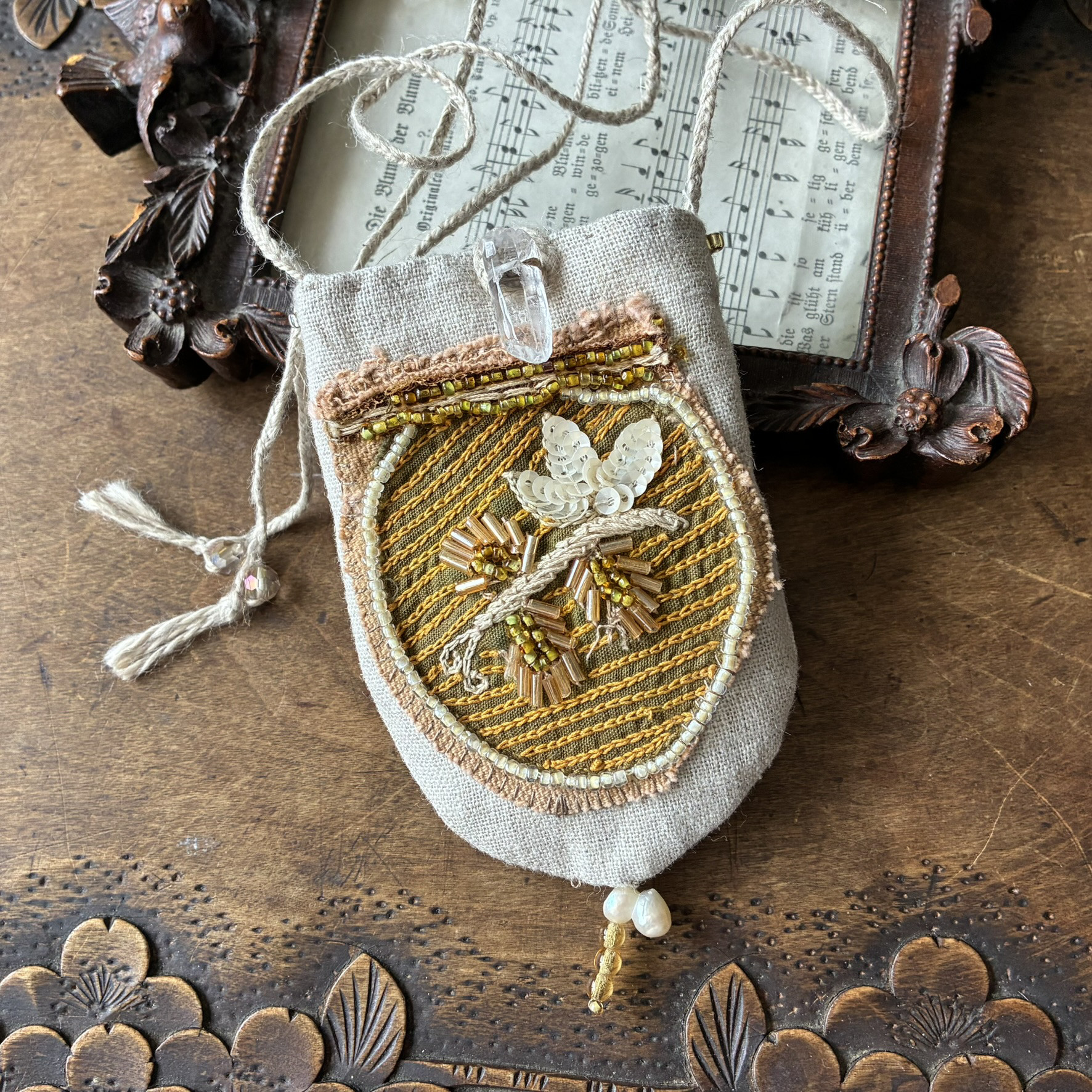 amulet＊お守りネックレス*アンティーク*究極のビーズ細工*お守り装身具*水晶*天然石* 淡水パール