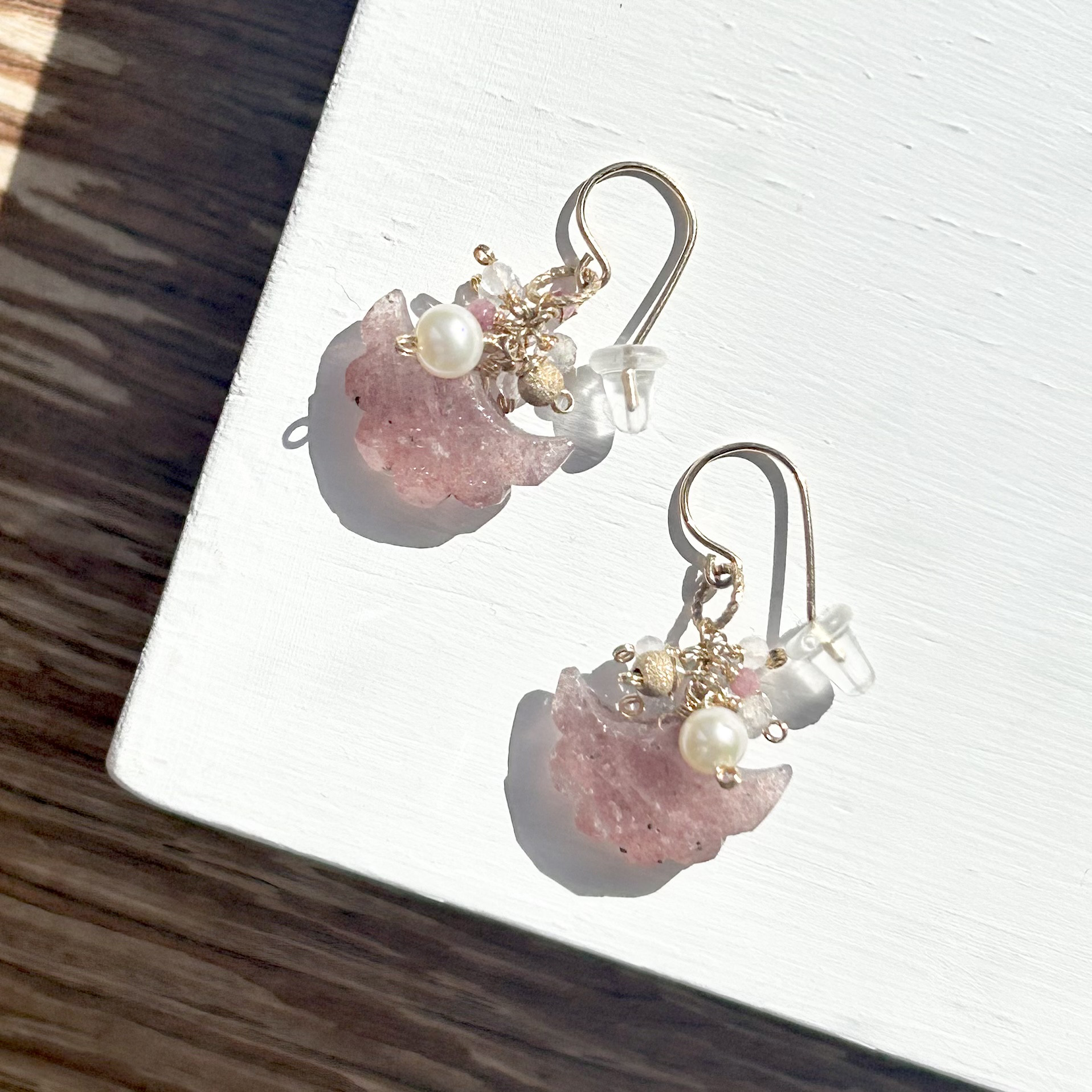 ストロベリークォーツのフックピアス(K14GF)