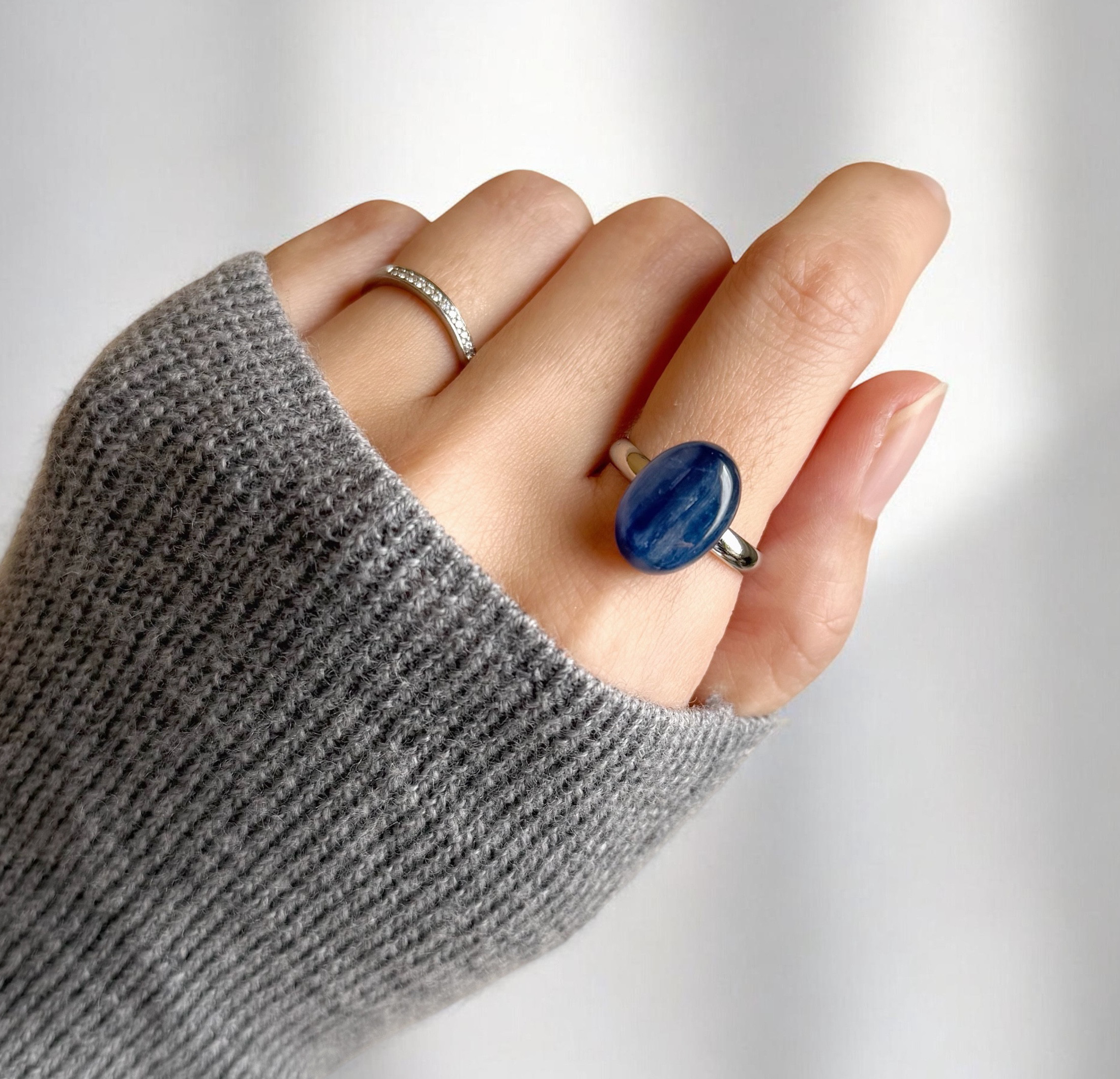 【JORIE】魅惑の輝き❤️ カイヤナイトの大粒リング　太めリング　　サージカルステンレス