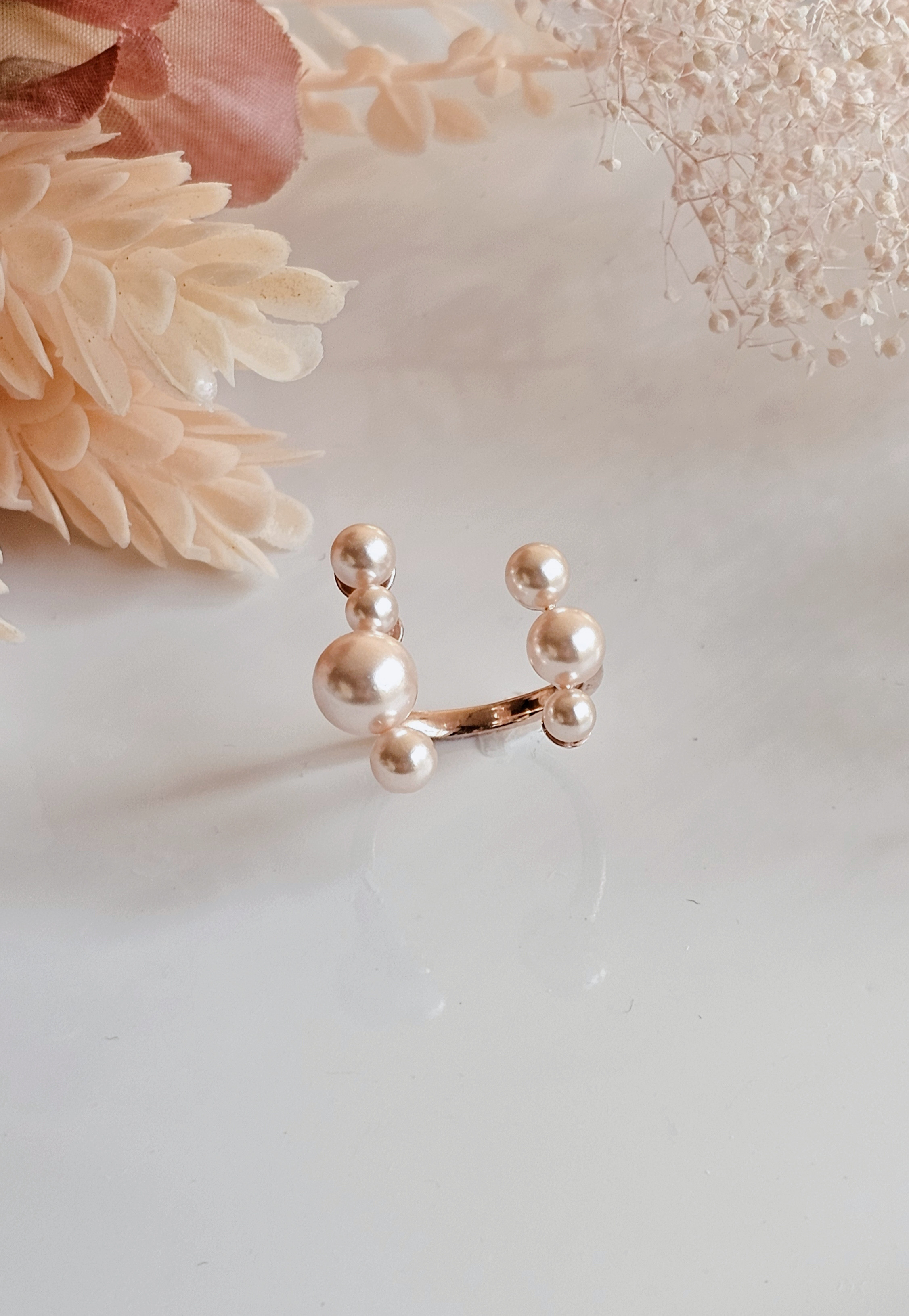 桜ひらく指先に ― ピンクパールリングセレモニーにぴったり、ER-240