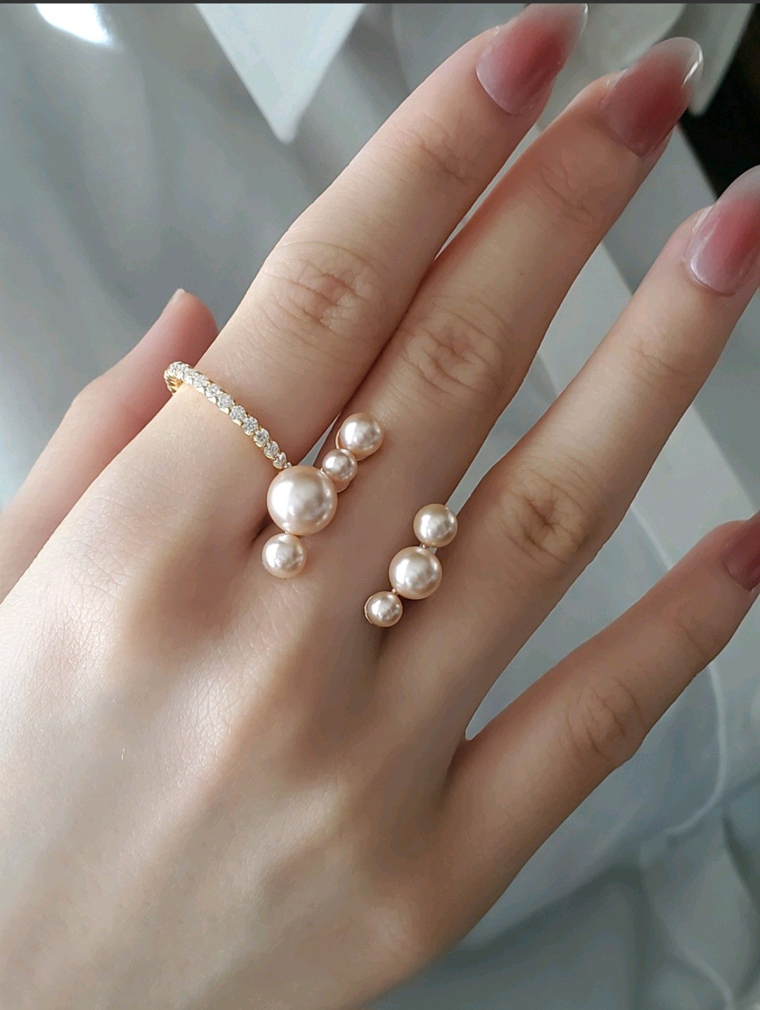 桜ひらく指先に ― ピンクパールリングセレモニーにぴったり、ER-240