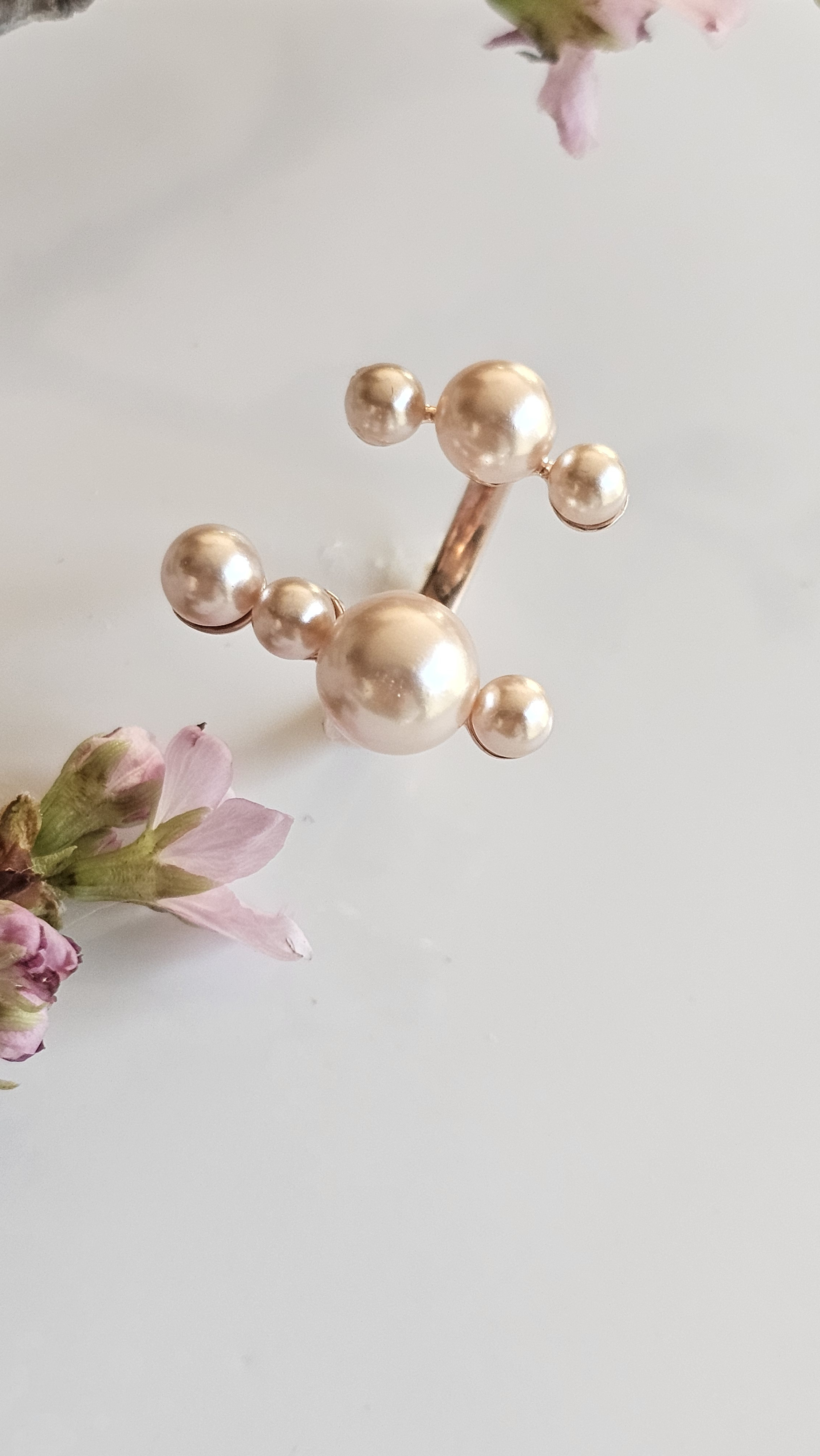 桜ひらく指先に ― ピンクパールリングセレモニーにぴったり、ER-240