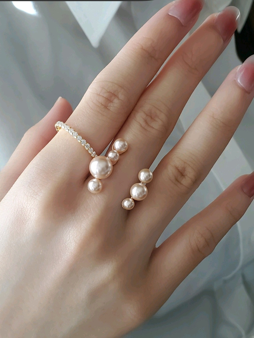 桜ひらく指先に ― ピンクパールリングセレモニーにぴったり、ER-240