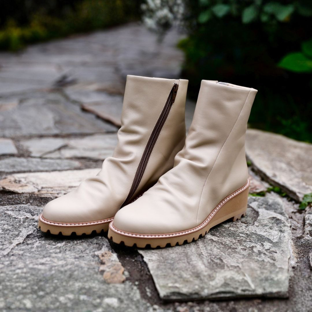 ☆春まで履ける☆晴雨兼用OK☆送料無料☆日本製☆新ラストでもっと履いてる方が心地いいブーツ♪撥水革＆BMZ標準装備で快適 18,000円