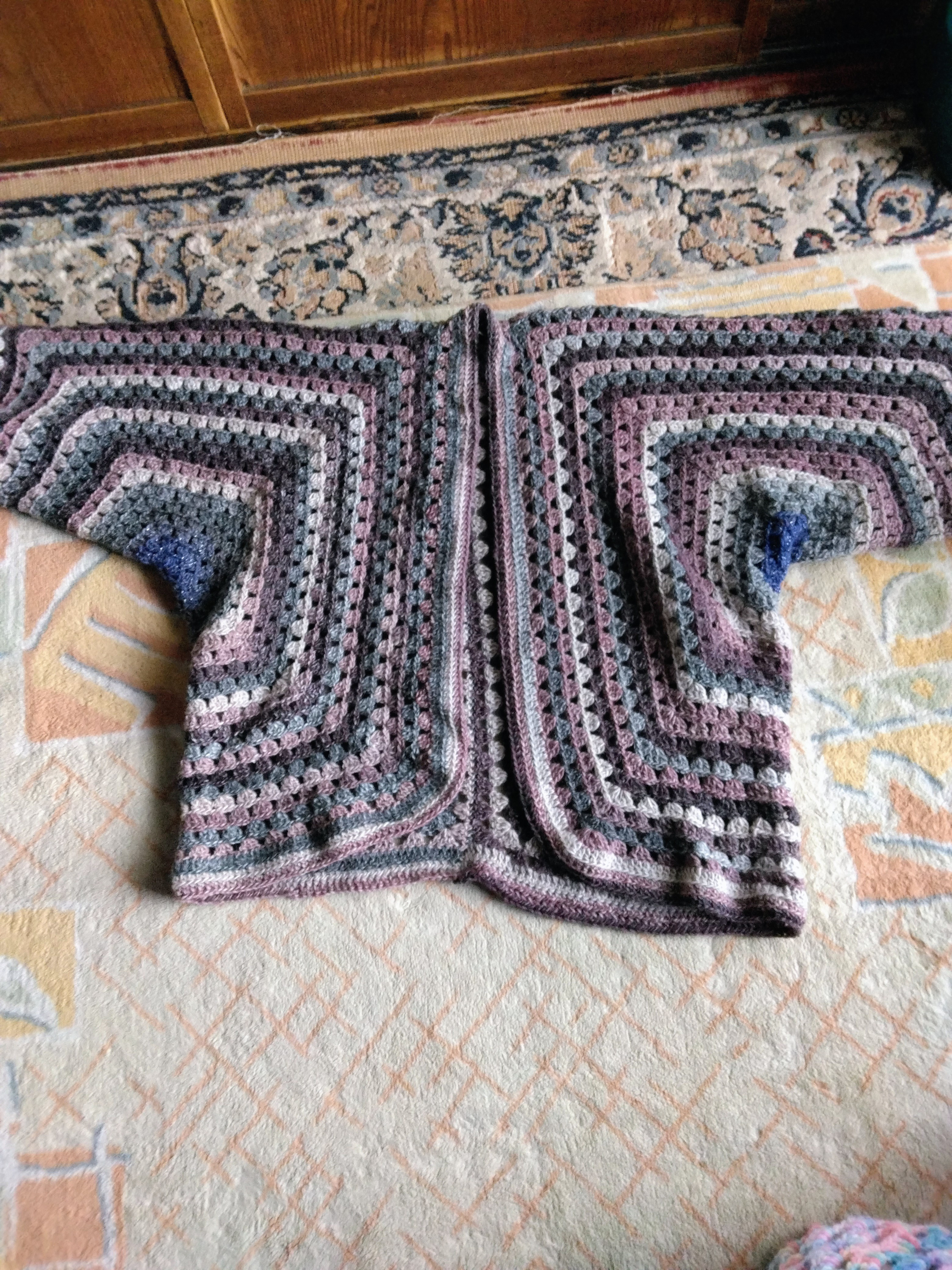 ヘキサゴン　カーディガン　パープル