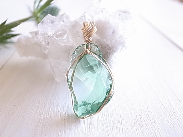 アンダラクリスタル　エメラルドシフト　ペンダントトップ　14kgf　シェラネバダ産