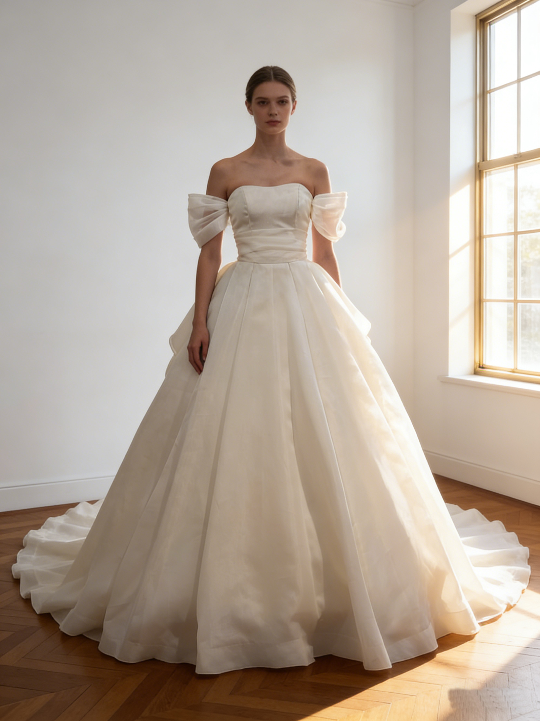 ウエディングドレス オフホワイト 取り外し可能な付け袖  編み上げ  華やかなトレーン  ブライダル