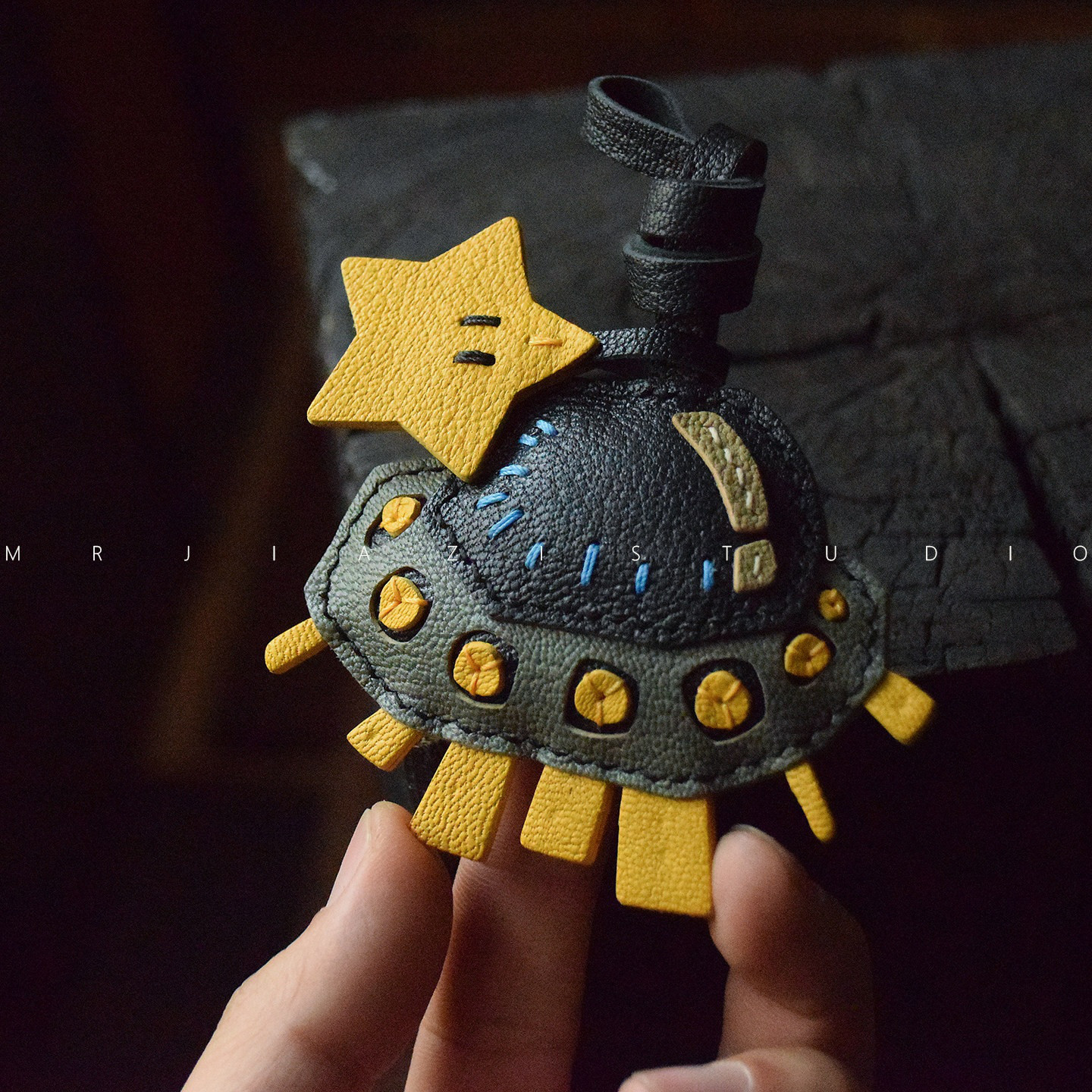 星空ドリーマーキーホルダー バッグチャーム アクセサリー 革小物 キーリング キーイング 車の鍵 チャーム ストラップ