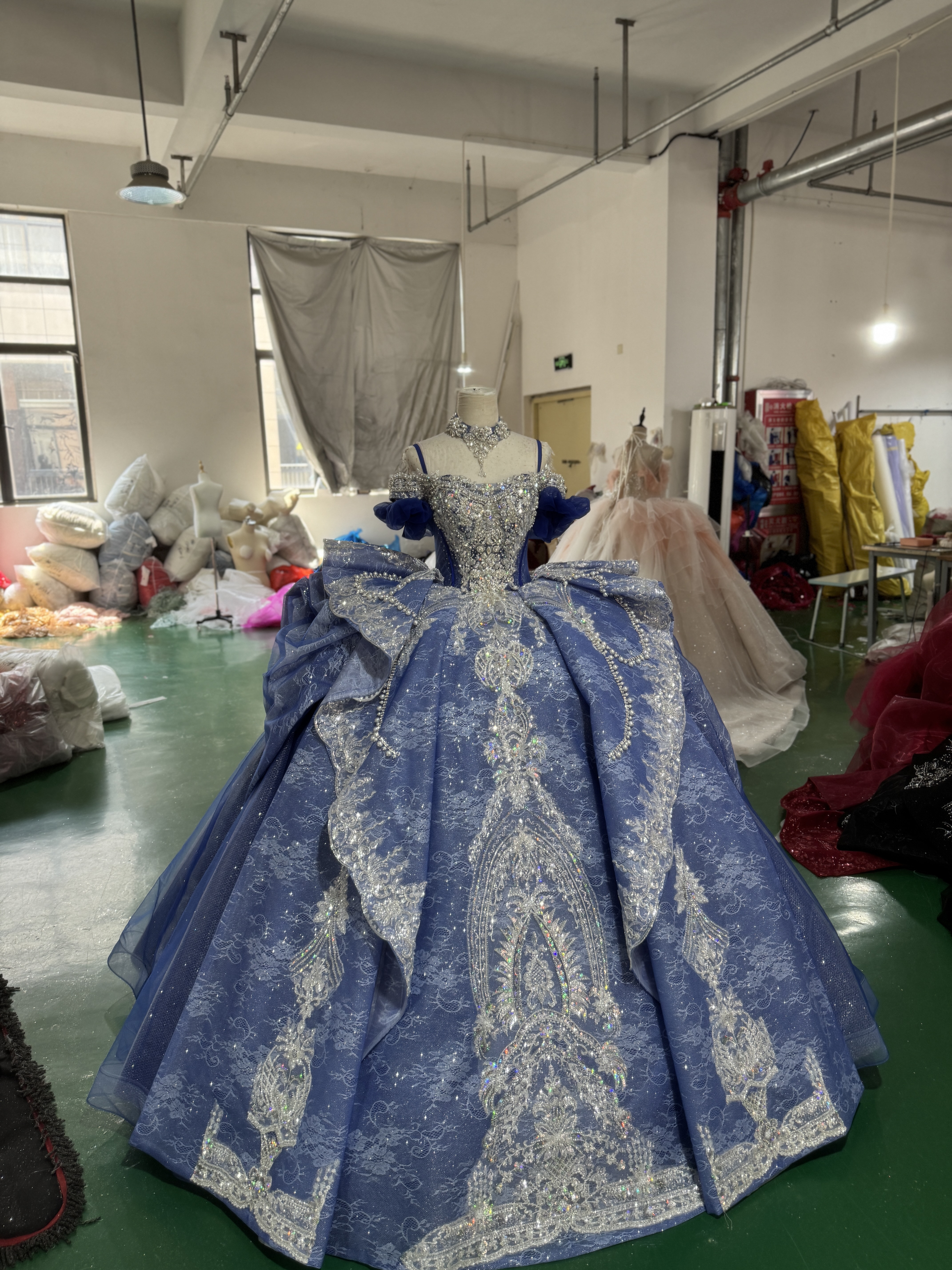 オフショルダー　ネイビー　ブルー　キラキララメ入り　パフスリーブ　カラー変更可能　色直し　フロアー丈前撮り二次会お呼ばれ