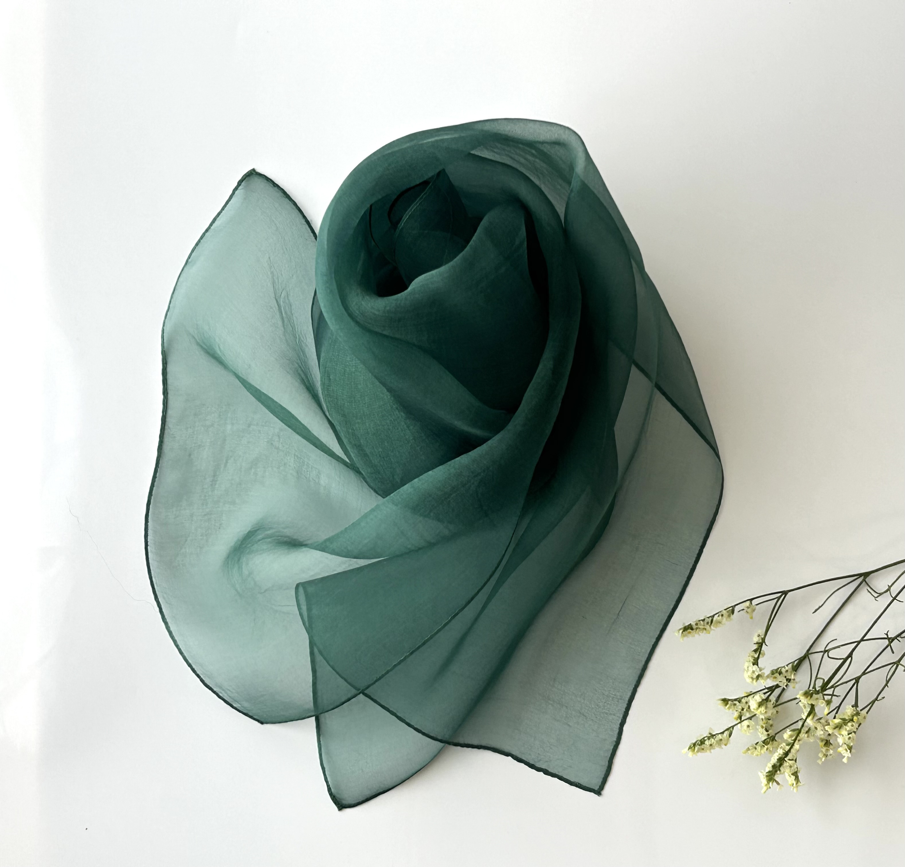 2色染め　グリーンのシルクオーガンジーストール