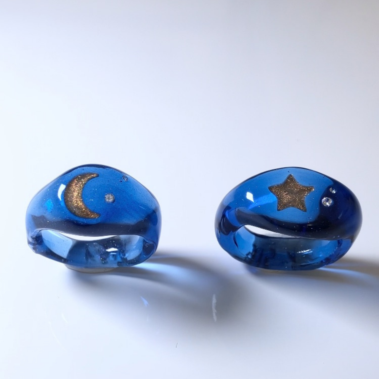 【他特集掲載 色違い】星空の三日月リング | ブルーラメ | 今月の一点もの