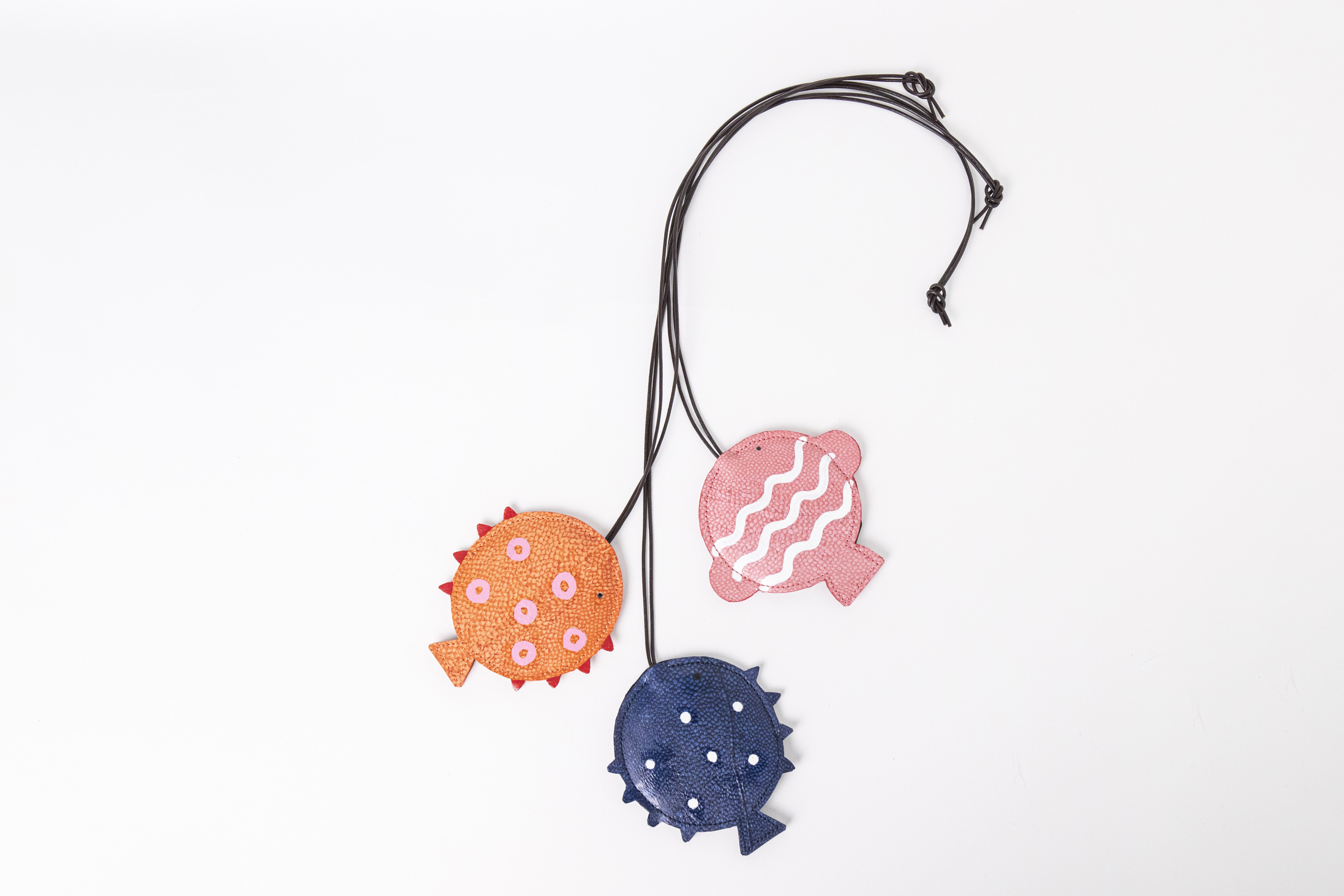 錦江町フィッシュレザー　キーチャーム　Pesce misterioso！