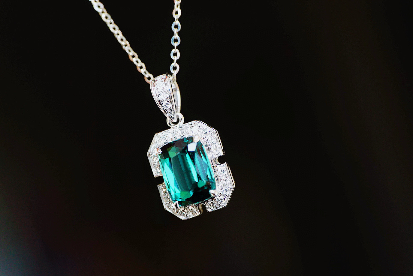 「絶美」K18  天然ブルーグリーントルマリン　天然ダイヤモンド　上品　10月誕生石　希少　ペンダントのみ　1.57ct