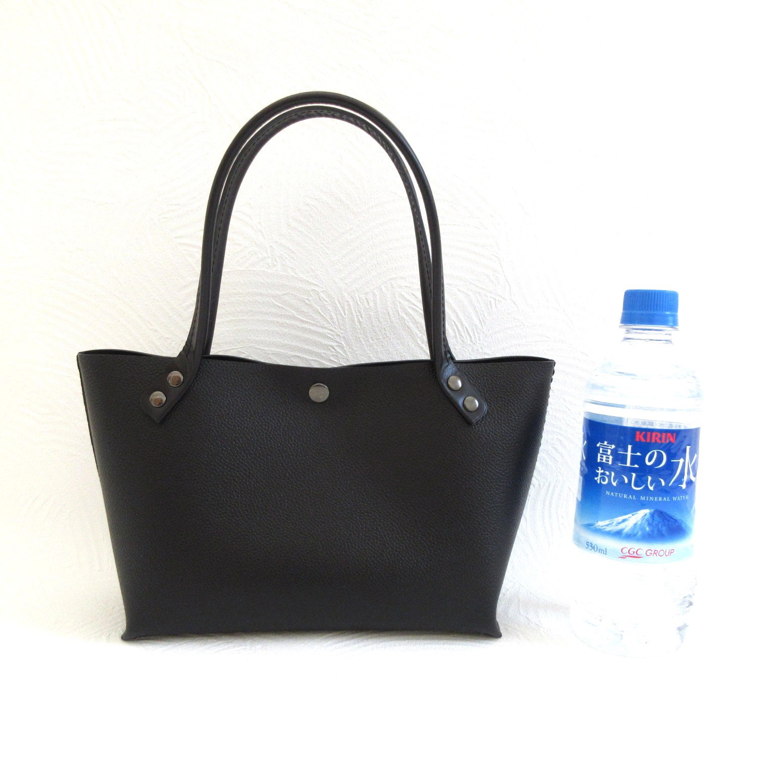 手縫い☆ショート丈＆ロングハンドル《牛革》底マチワイド・一枚革のミニトート・ブラック・0659・復刻