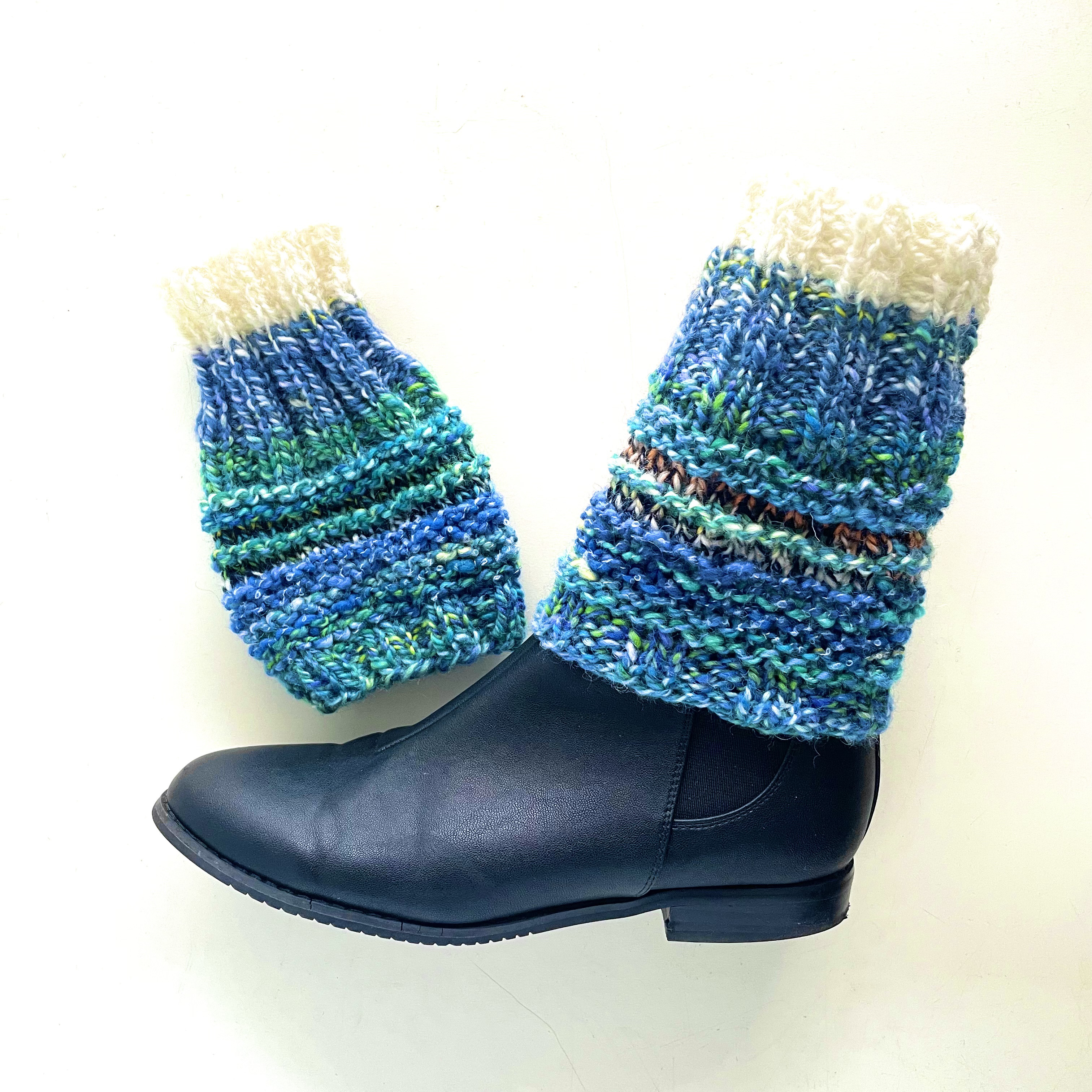 手紡ぎ手編みのレッグウォーマー　ブルー　Ｌ-218