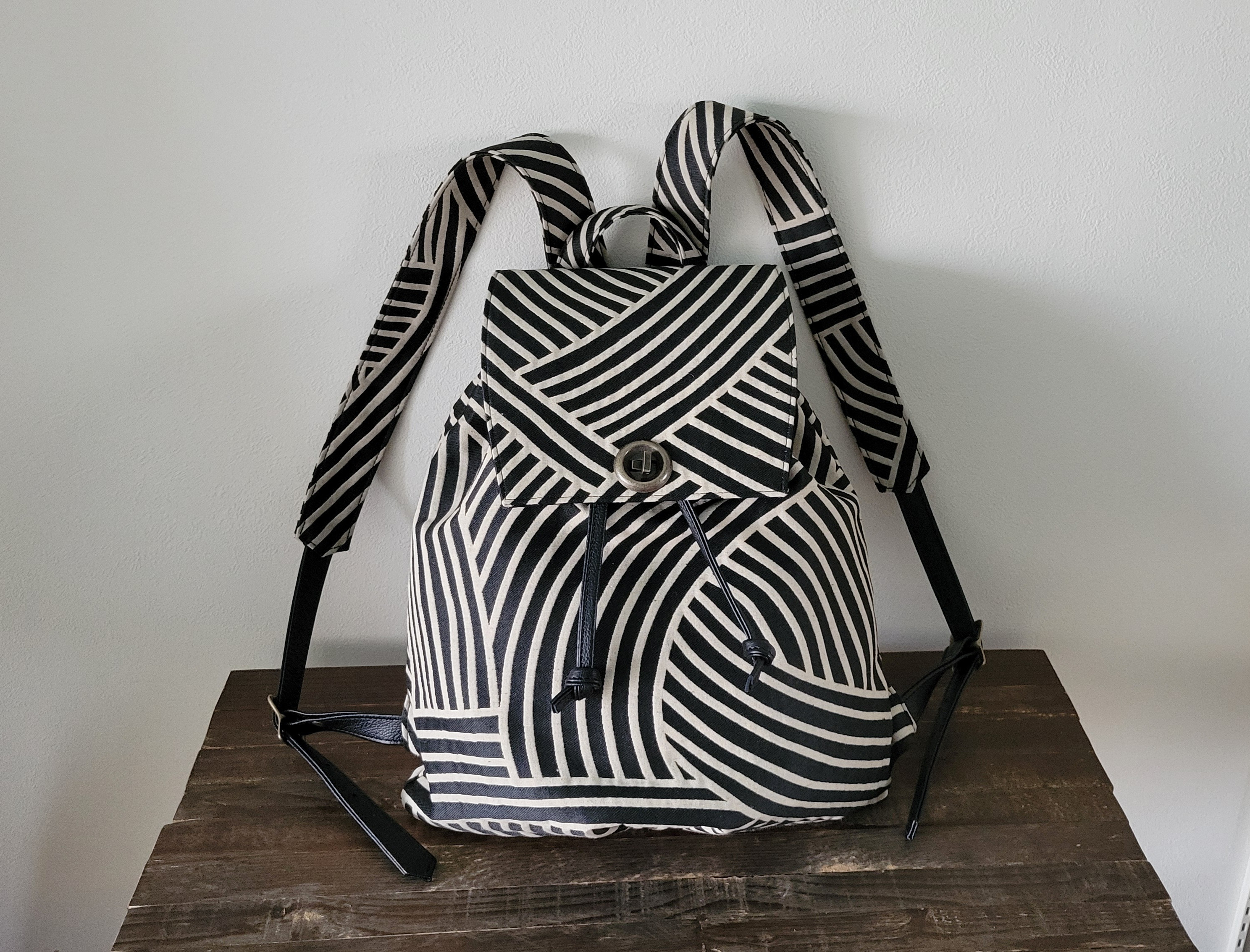 大胆ジャガード織りナップサック