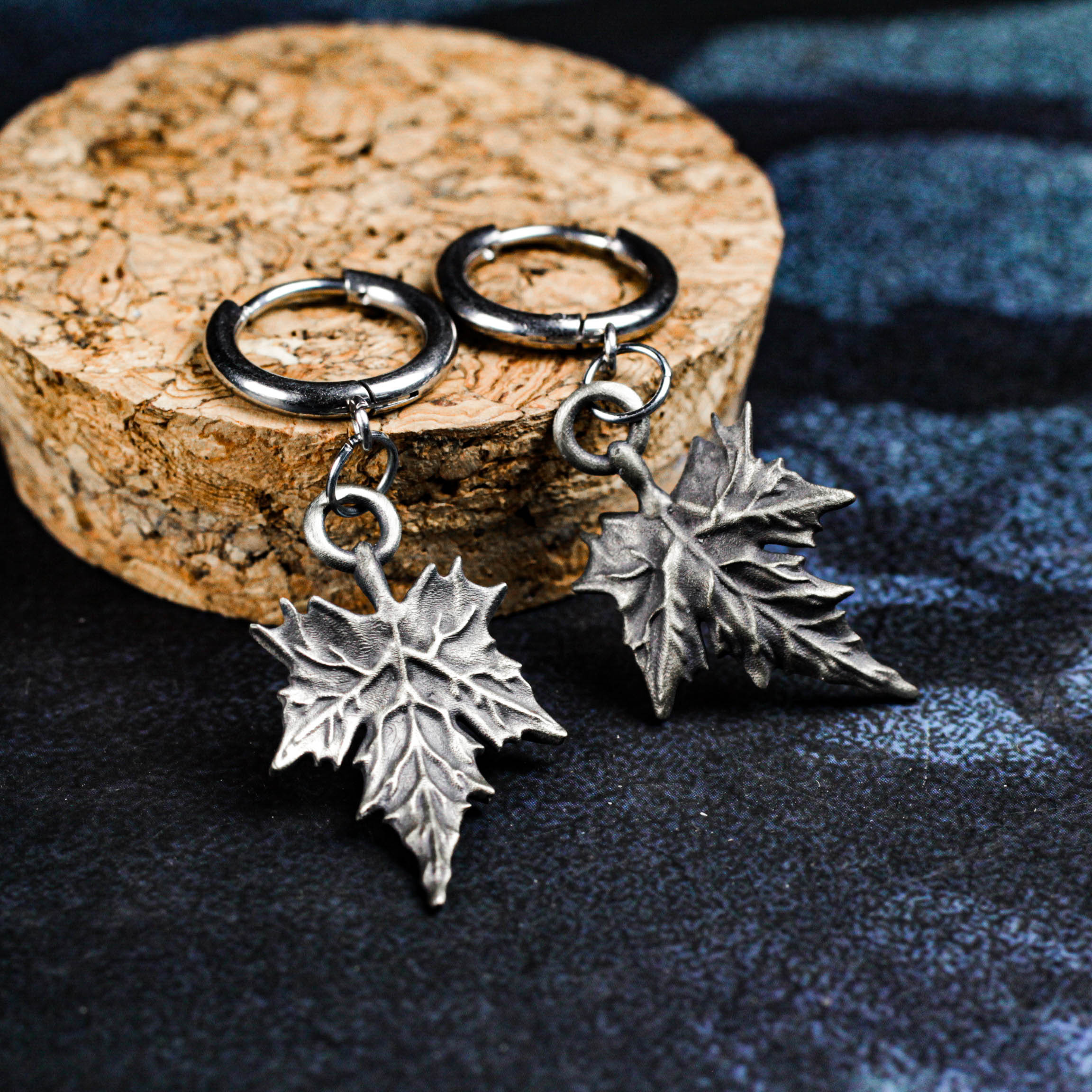 メープルリーフダングルイヤリング - 925シルバーハンドメイドゴシックネイチャースタイルイヤリング