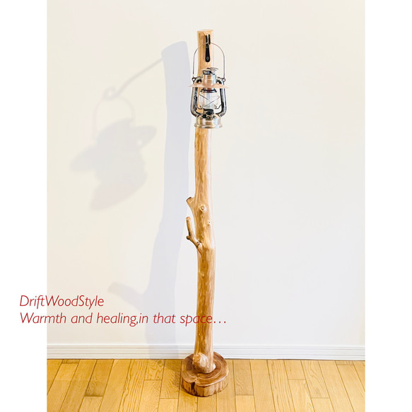 アイアンブラケットに吊るす大型サイズの流木スタンド ランタンやエアプラントを飾れる置物 看板 照明 N11 9枚目の画像