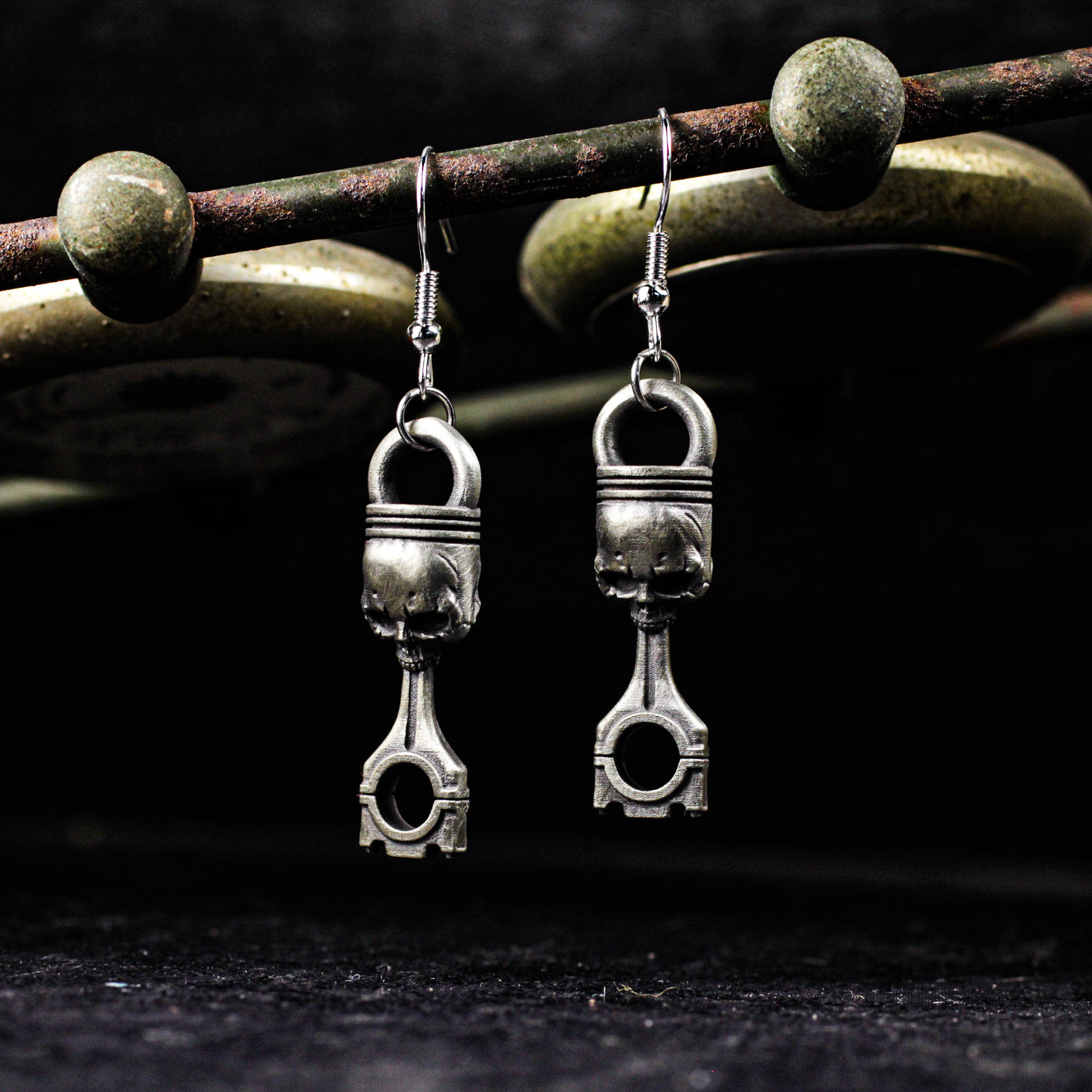 スカルピストンイヤリング - 925シルバーハンドメイドゴシックメカニカルパンクイヤリング