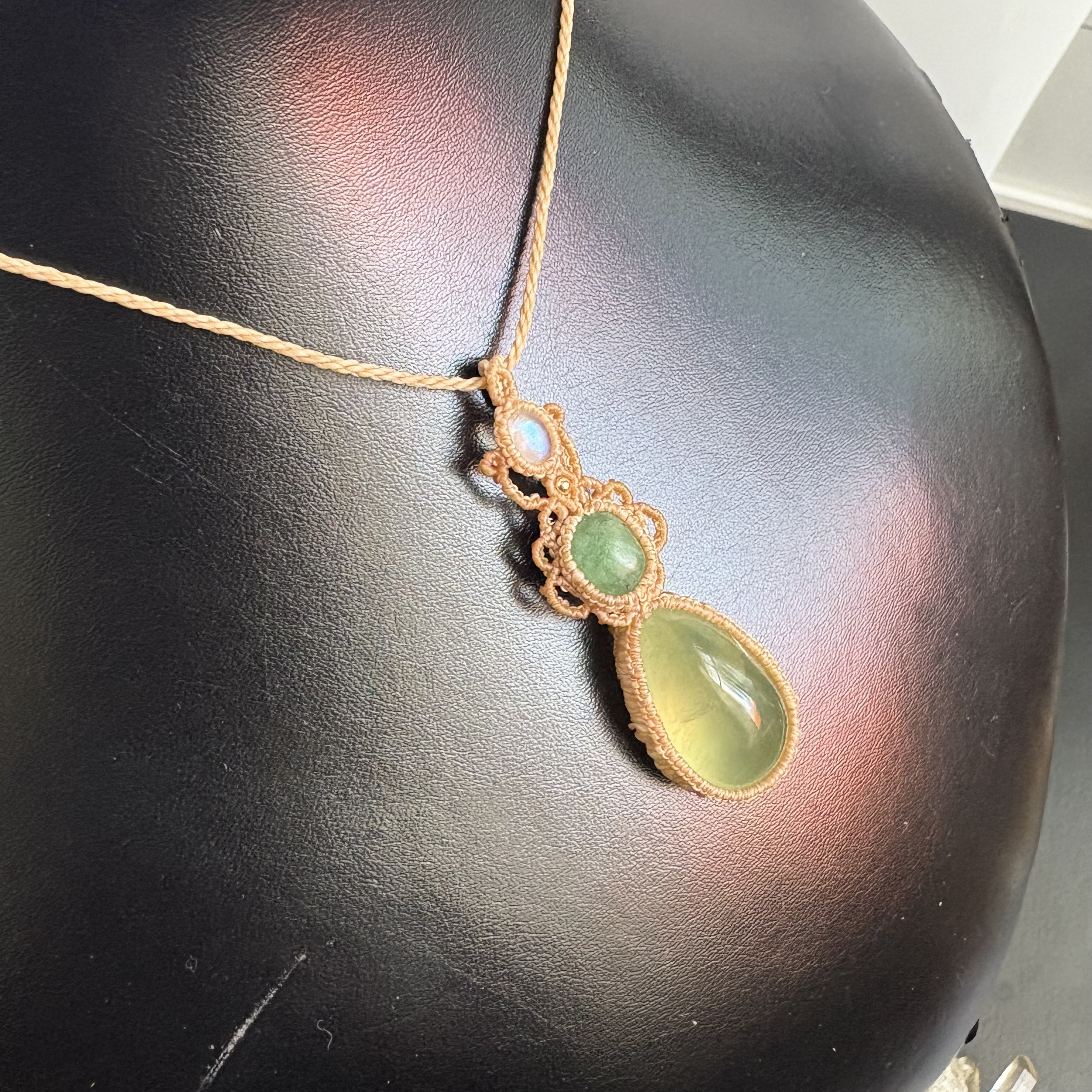 期間限定SALE♡プレナイト×エメラルド×レインボームーンストーンシンプルなマクラメネックレス