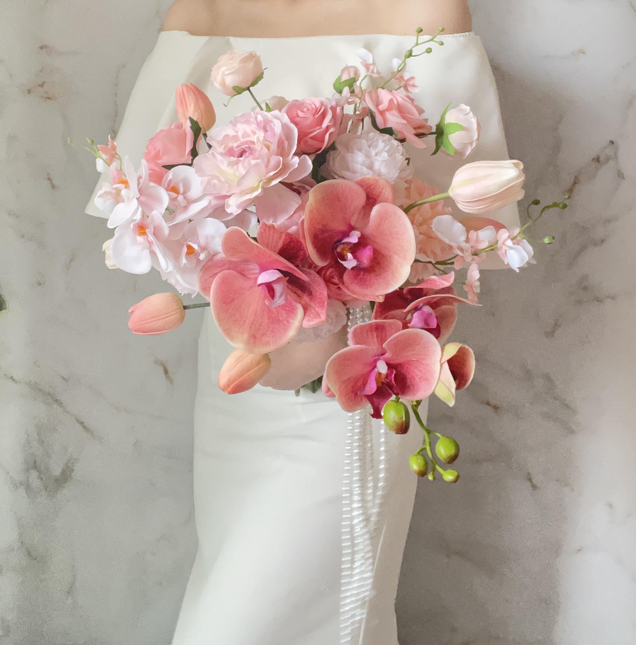 胡蝶蘭ブーケ　前撮り　造花ブーケ　ピンク　高級造花　アーティフィシャルフラワーブーケ　結婚式　チューリップブーケ